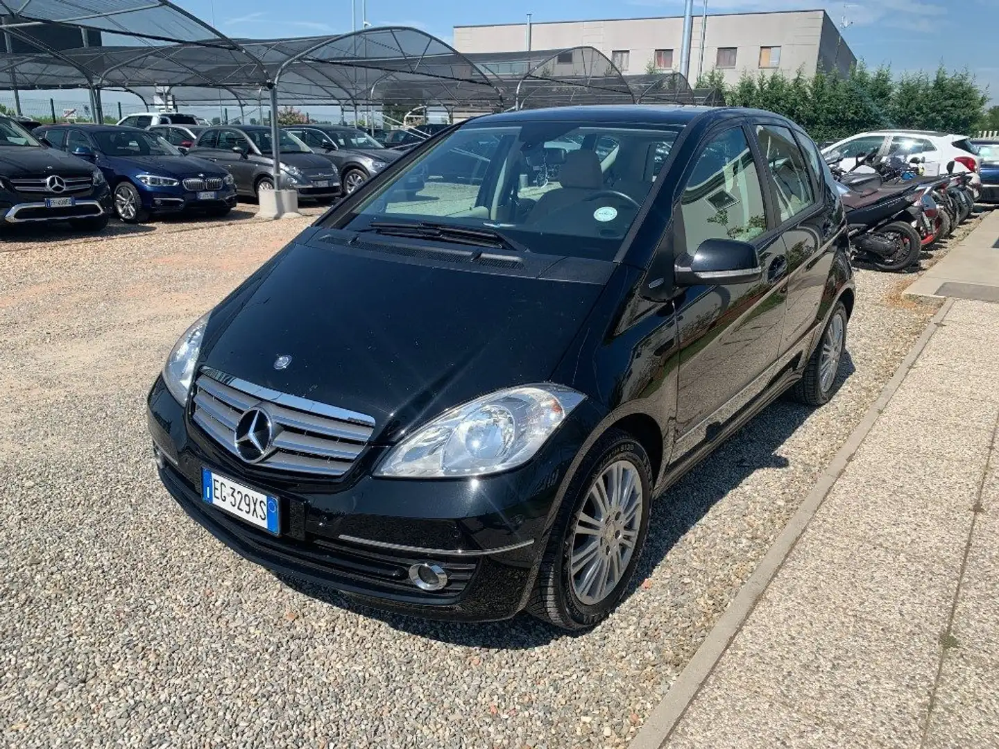 Mercedes-Benz A 180 BlueEFFICIENCY Premium Nero - 1