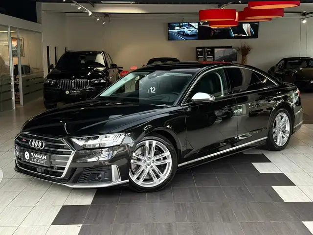 Audi S8