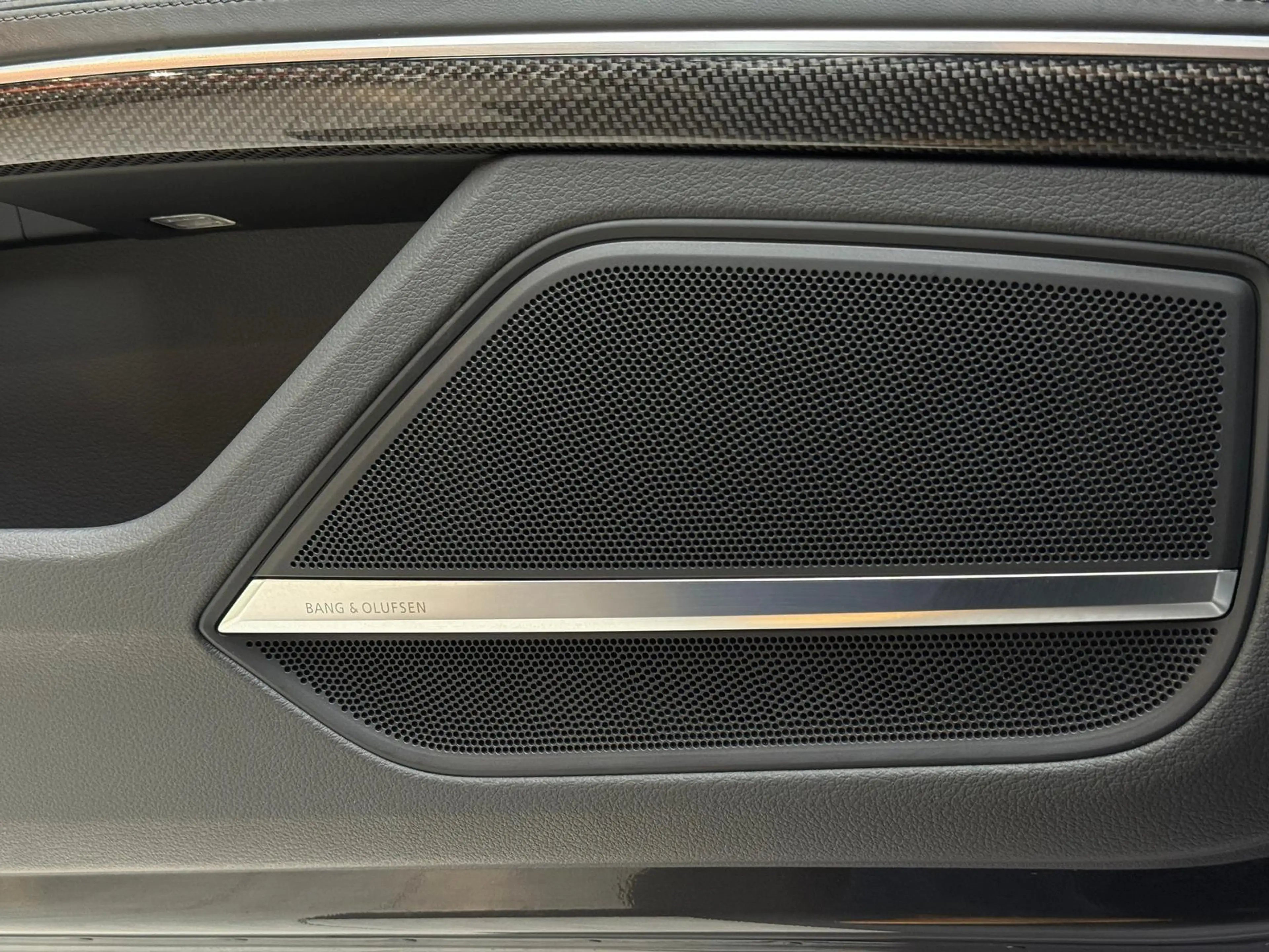 Audi S8 4.0 TFSI quattro*Pano*HuD*B&O*Massage*TV — photo 12