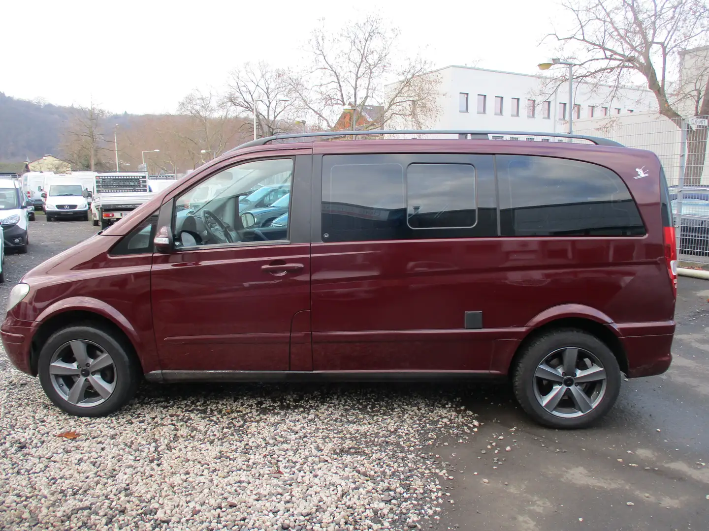 Mercedes-Benz Viano 2.2 CDI kompakt (639.711) Rot - 1