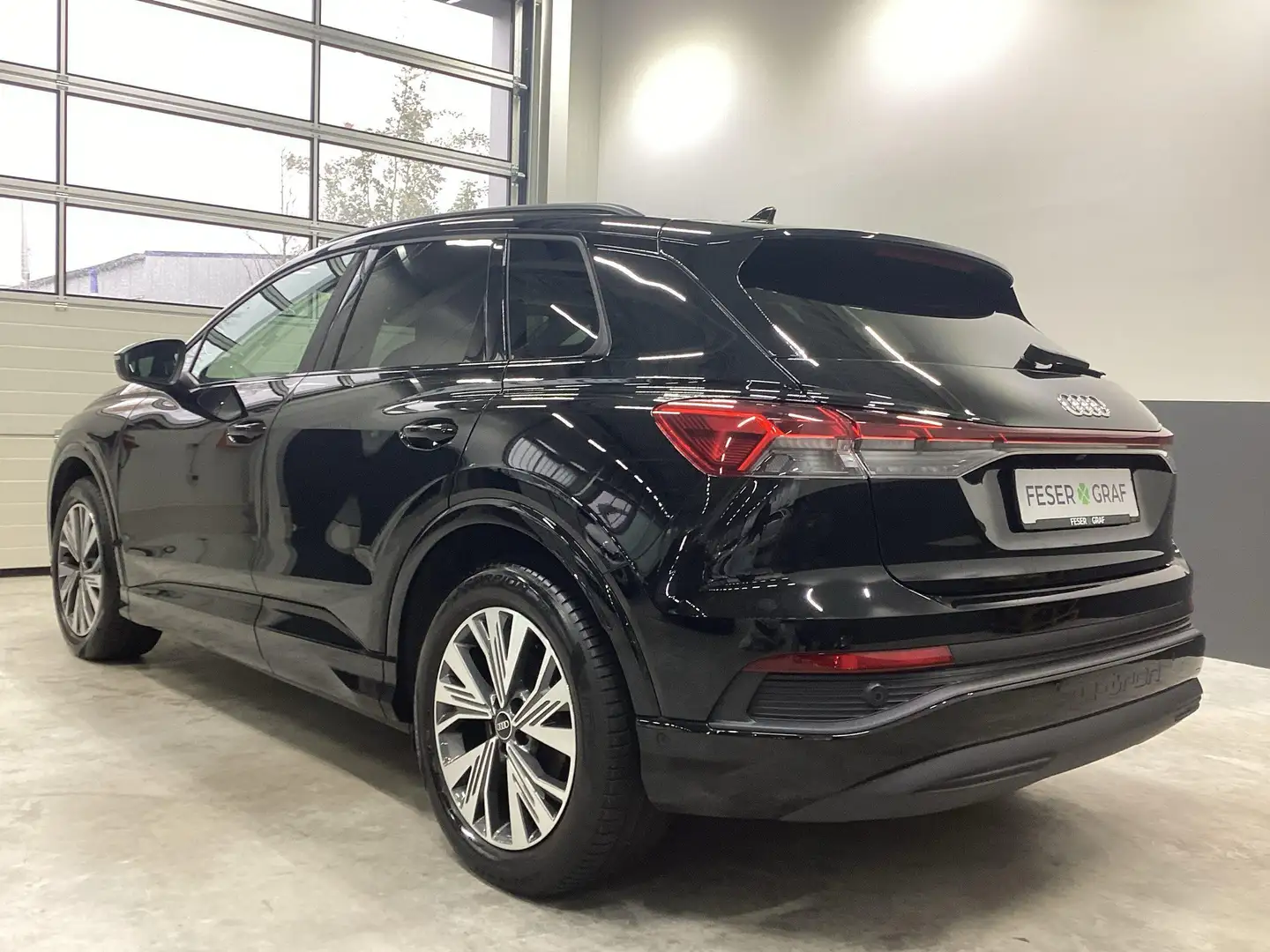 Audi Q4 e-tron advanced 40 Matrix RFK ACC Navi SHZ Keyless Schwarz - 2
