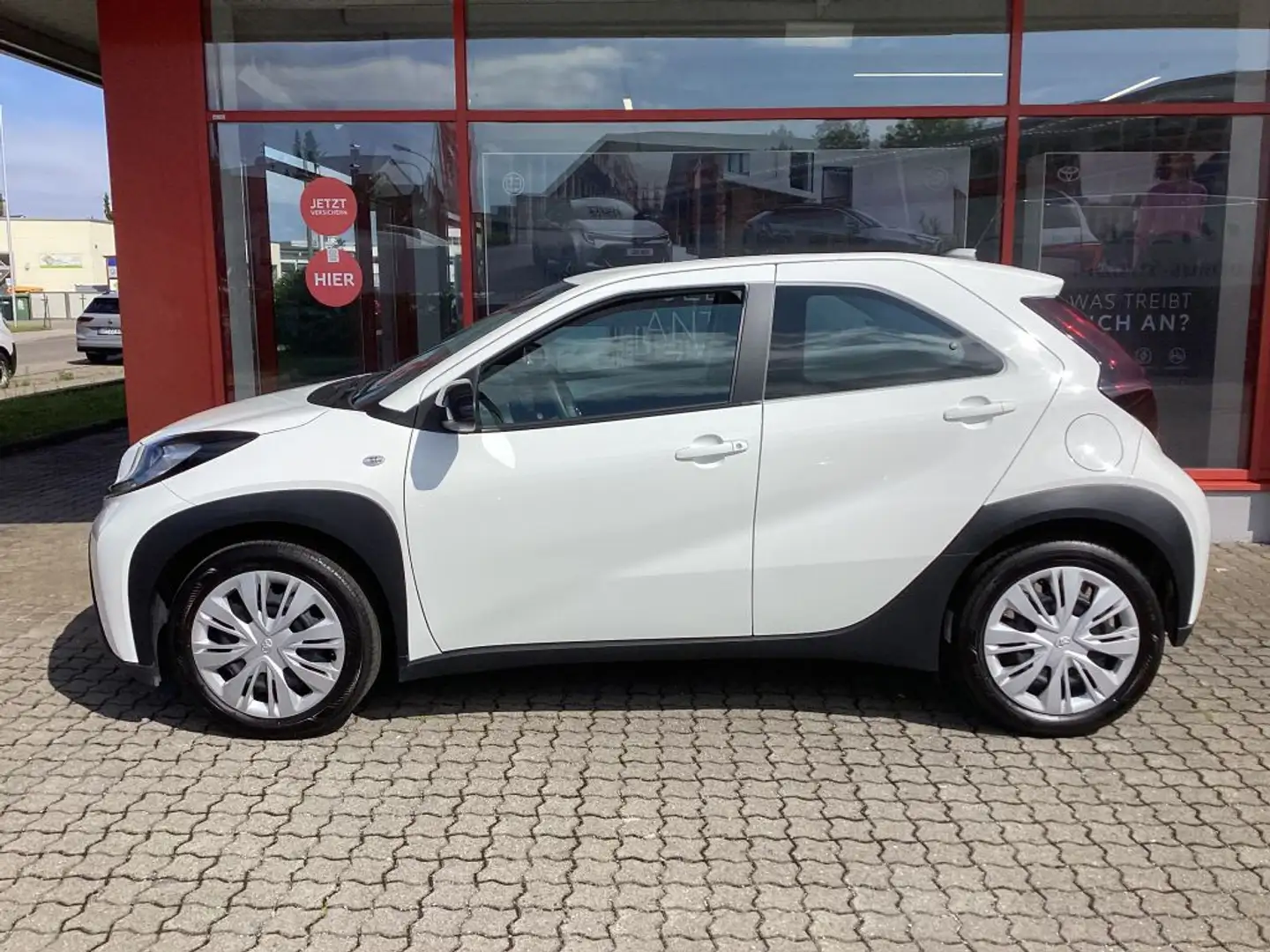 Toyota Aygo X Play - 2