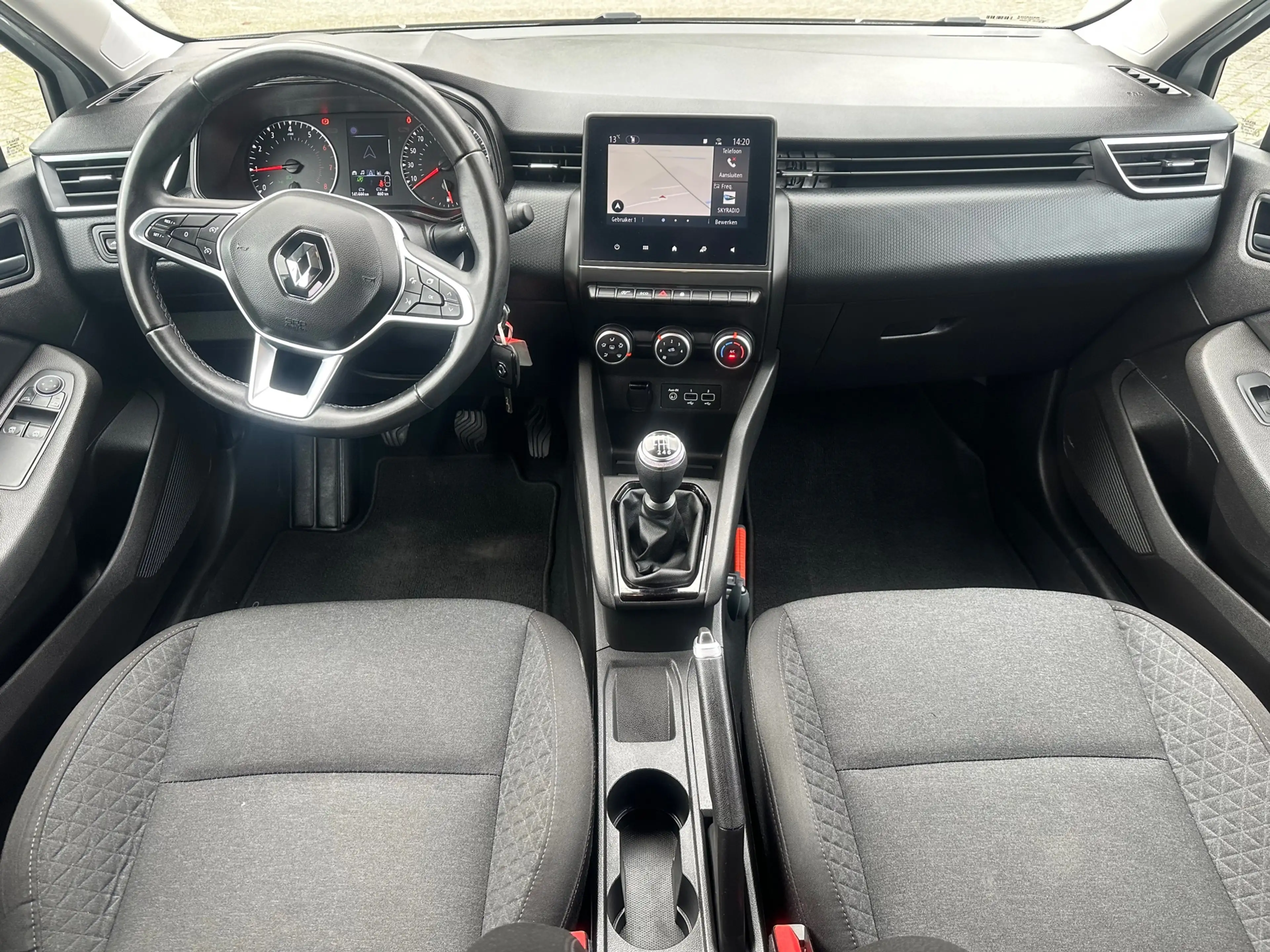 Renault Clio 1.0 TCe Zen , navigatie — photo 8