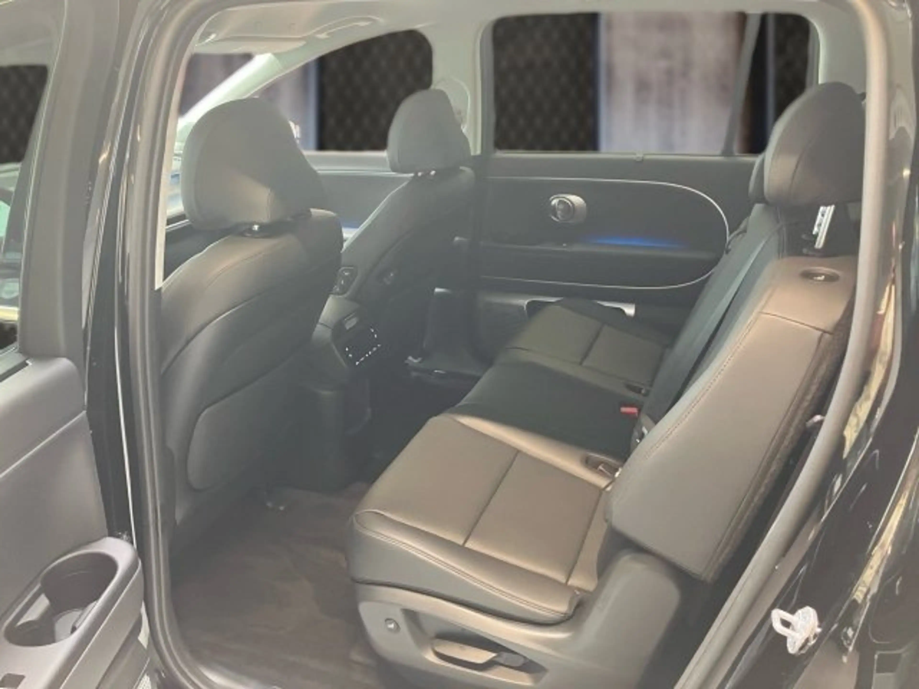 Hyundai IONIQ 9 Calligraphy 110 kWh 4WD Performance — photo 13