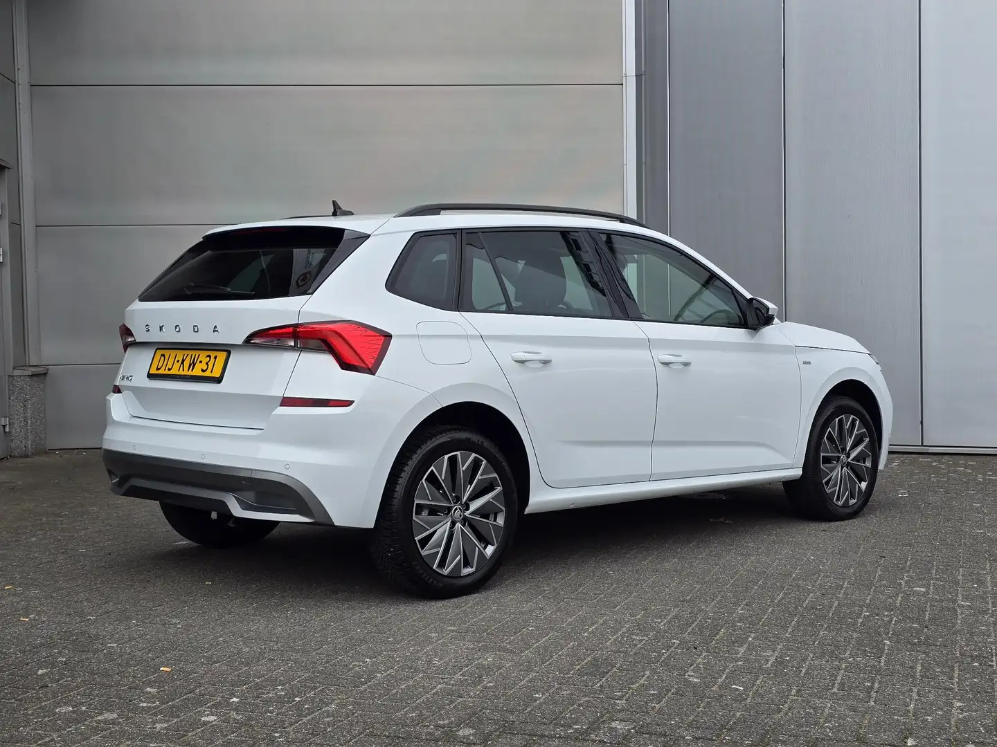 Skoda Kamiq 1.0 TSI Selection Virtual Cockpit Carplay Navigati Weiß - 2