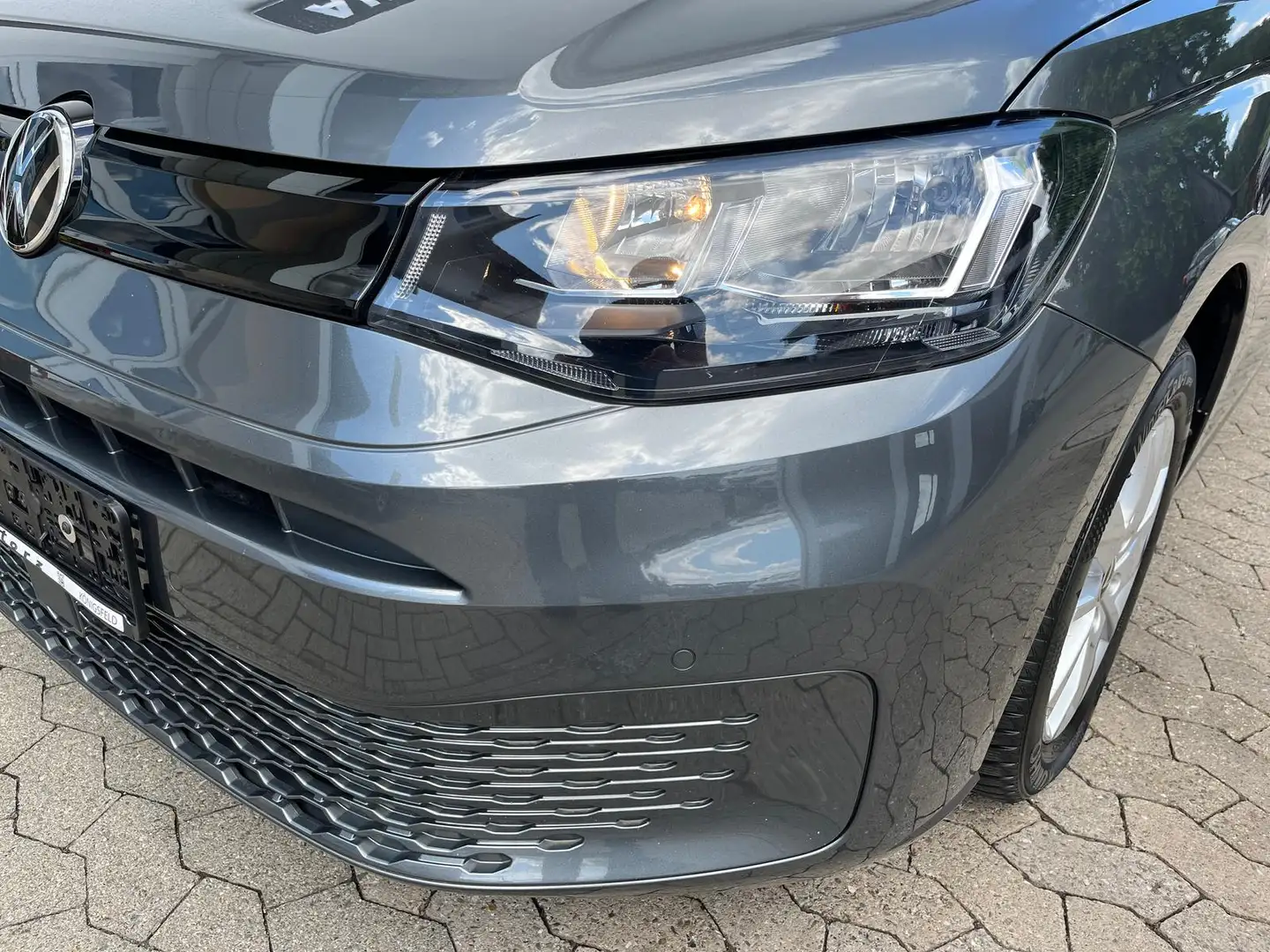 Volkswagen Caddy 2.0TDI PDC SHZ KLIMA BEH. FRONTSCHEIBE AHK Grau - 2