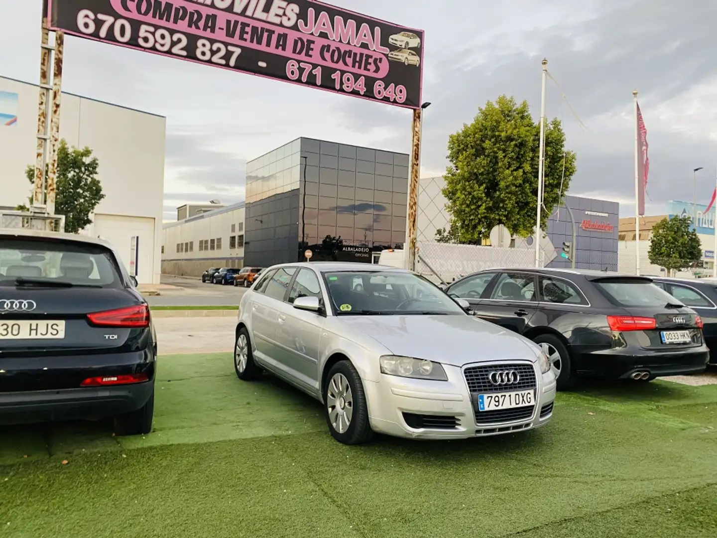 Audi A3 Sportback 2.0TDI Ambition Gris - 1