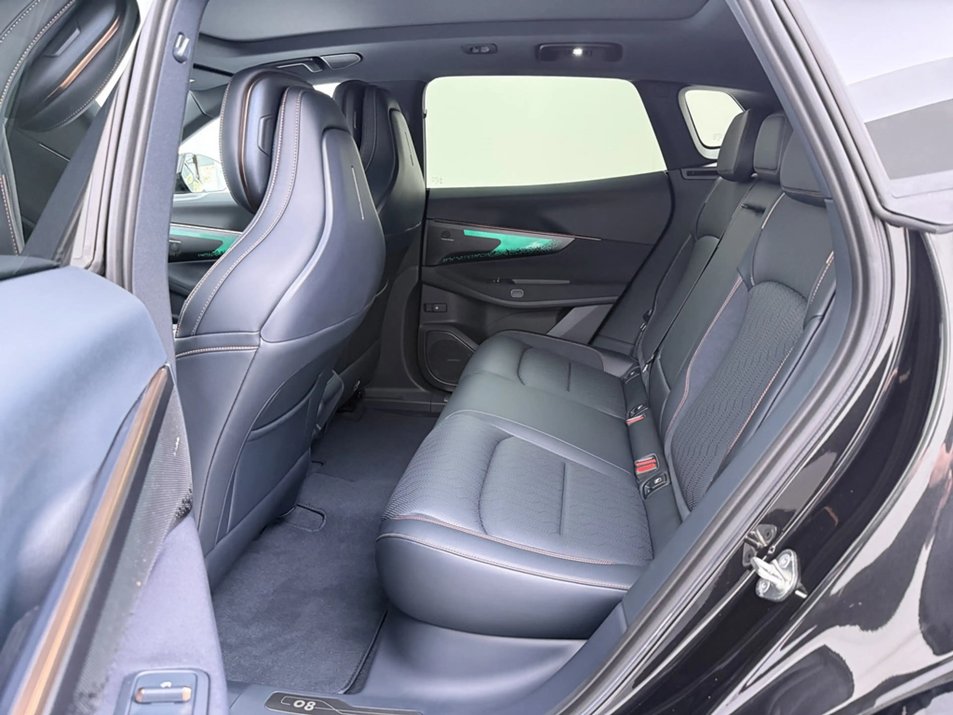 Lynk & Co 08 PHEV 257 kW More SOFORT VERFÜGBAR — photo 14