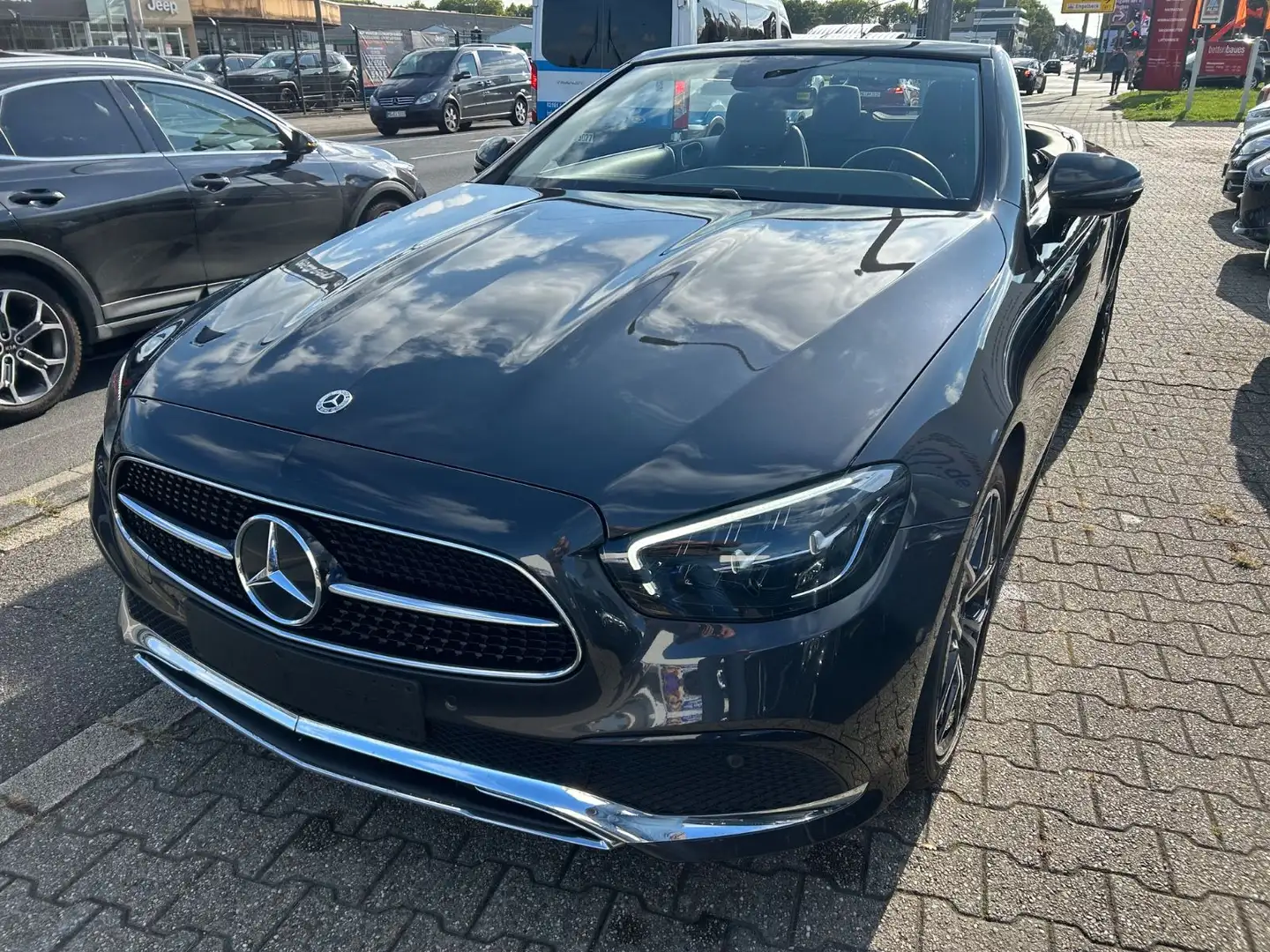 Mercedes-Benz E 300 d 4Matic Cabrio 1.HD. DISTR.TWA AHK AIRCAP Gris - 2