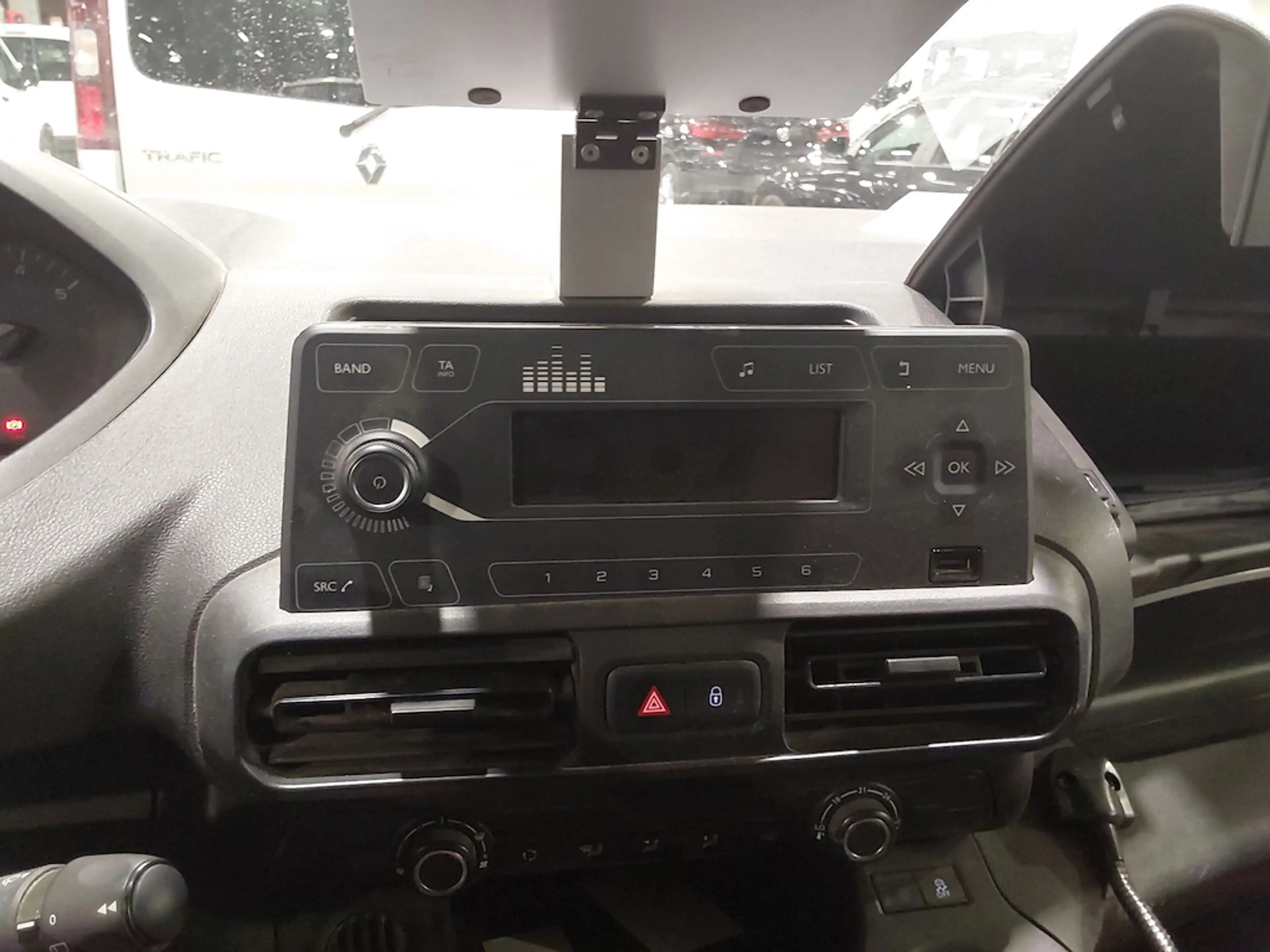 Peugeot Partner 1.5 BHDI L2 HEAVY PRO / CAPT AR/  BLTHT / 280 € X 60 /M — photo 10
