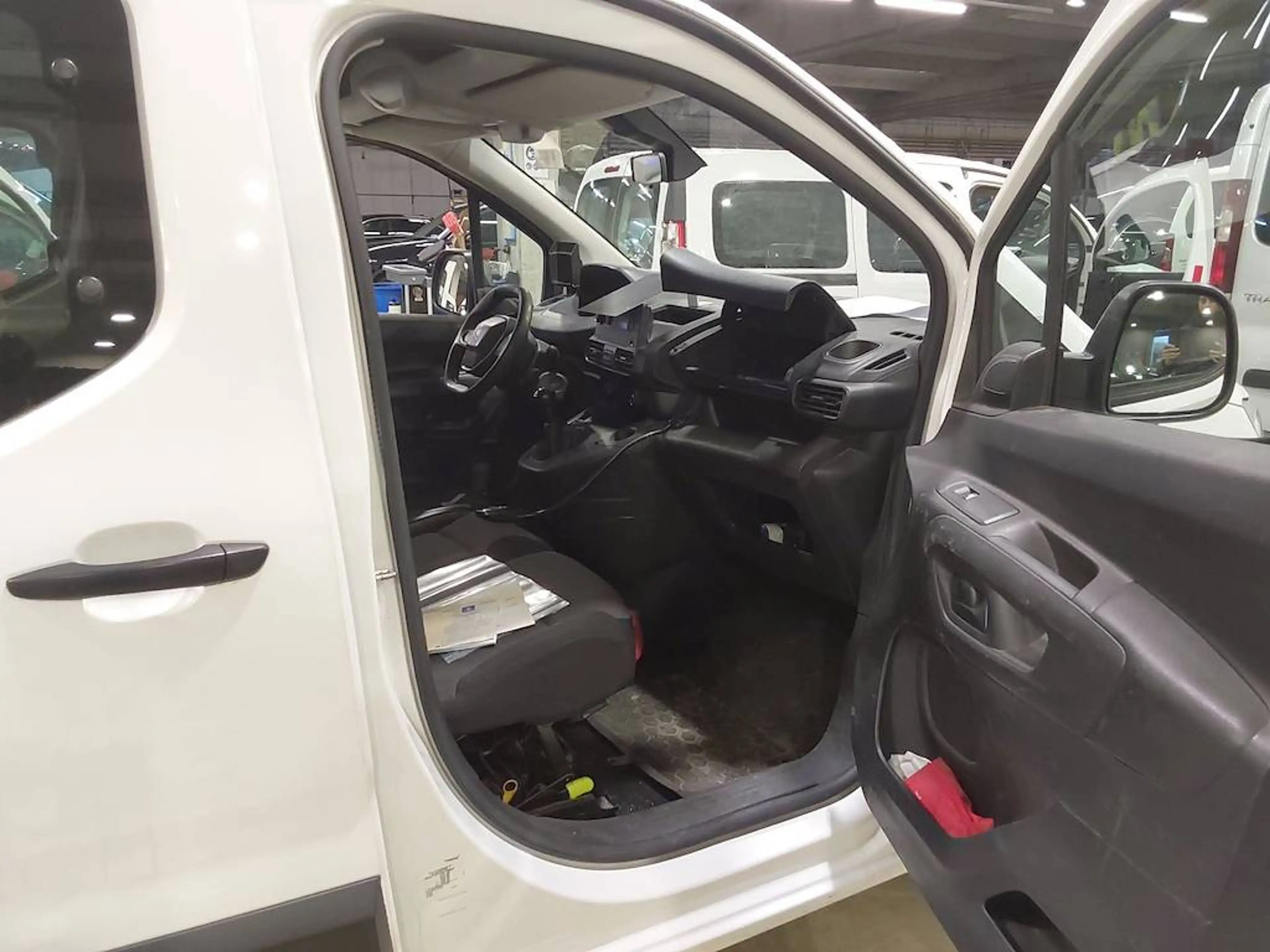 Peugeot Partner 1.5 BHDI L2 HEAVY PRO / CAPT AR/  BLTHT / 280 € X 60 /M — photo 8