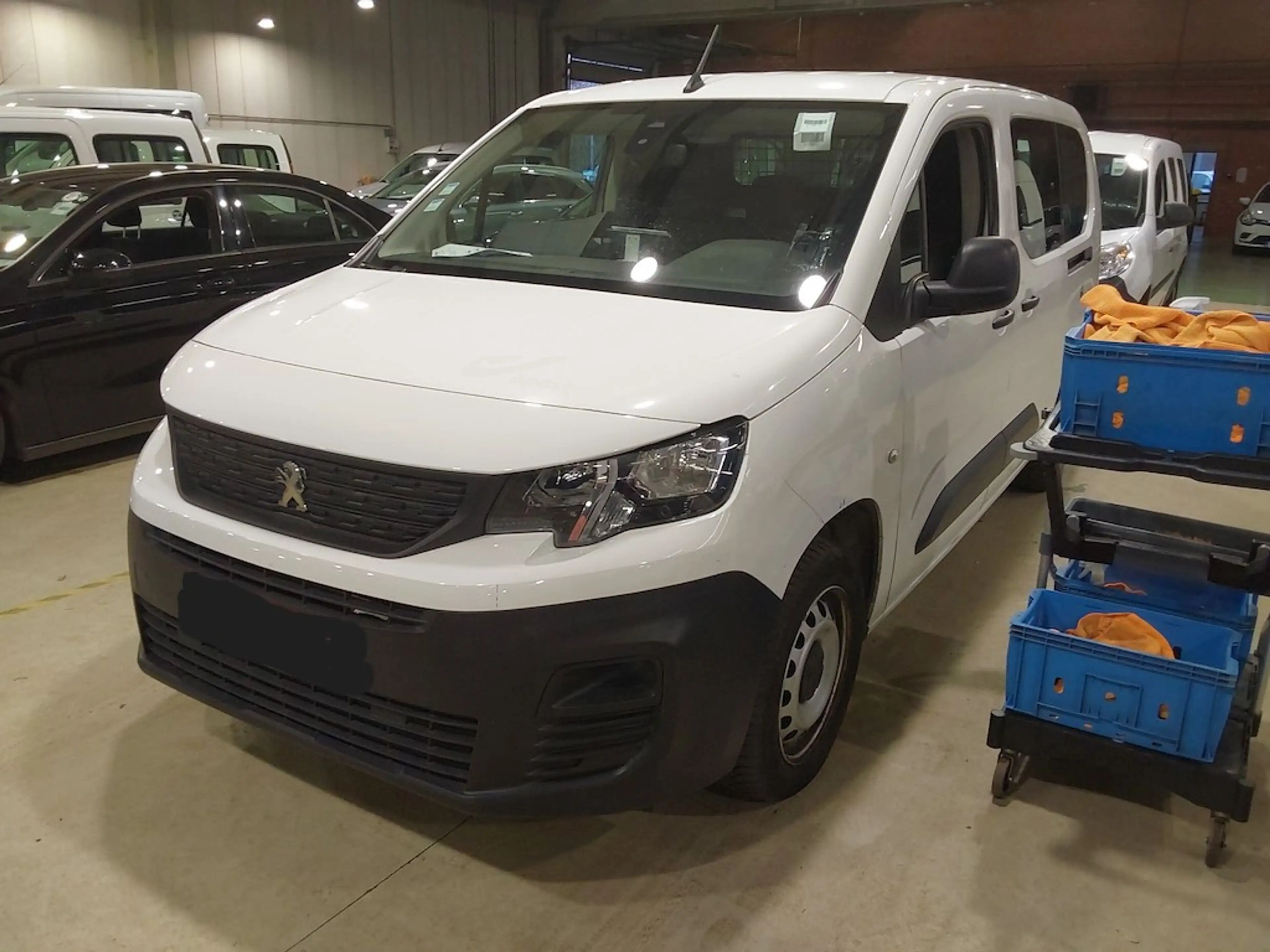 Peugeot Partner 1.5 BHDI L2 HEAVY PRO / CAPT AR/  BLTHT / 280 € X 60 /M