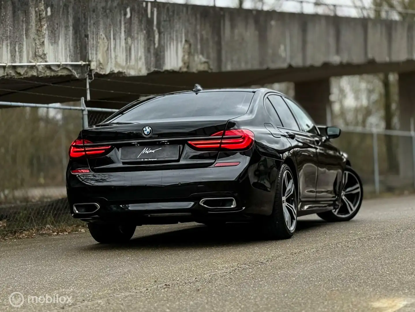 BMW 730 7-serie 730d M-Pakket | Luchtvering | Massage | Le Černá - 2