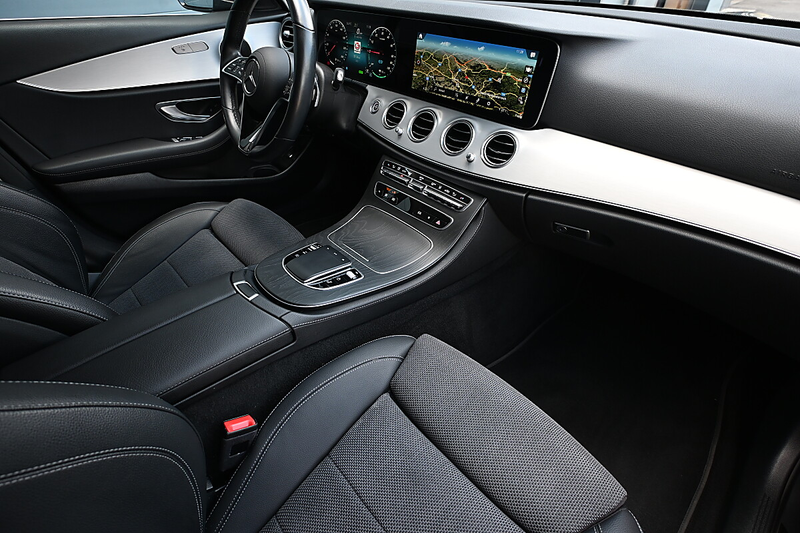 Mercedes-Benz E 300 e PHEV T Aut. AMG ACC, AHK elektr., LED, Navi, ... — photo 4