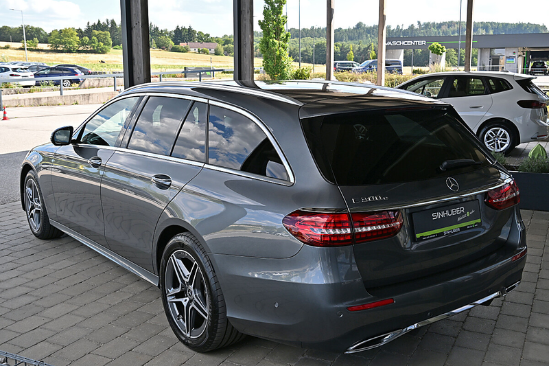 Mercedes-Benz E 300 e PHEV T Aut. AMG ACC, AHK elektr., LED, Navi, ... — photo 3