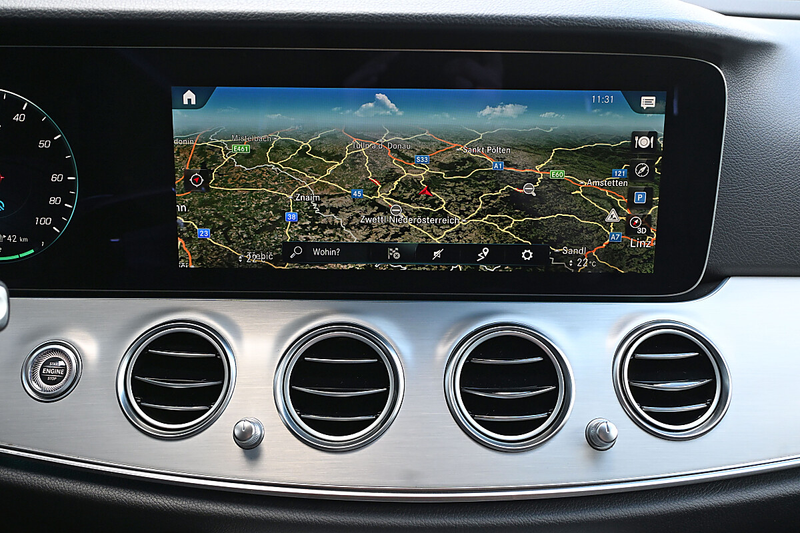 Mercedes-Benz E 300 e PHEV T Aut. AMG ACC, AHK elektr., LED, Navi, ... — photo 5