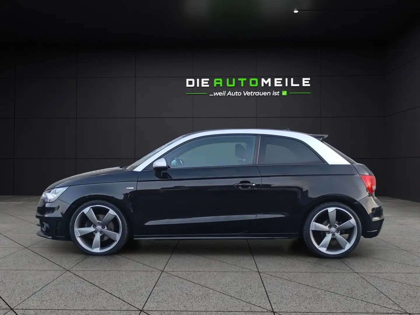 Audi A1 S Line Sportp. XEN NAV PDC AUTOM. 18 Zl Rotor Schwarz - 2