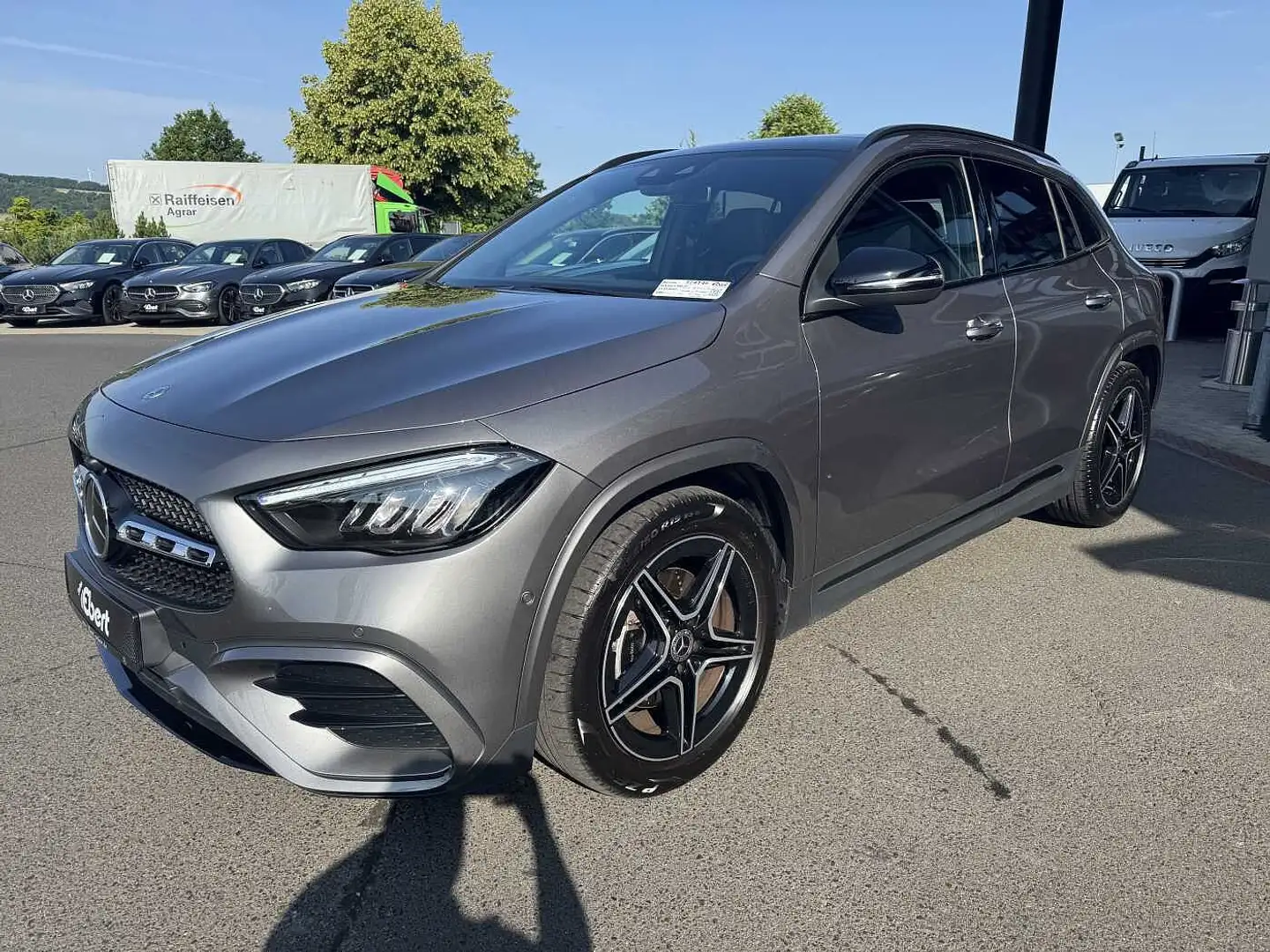 Mercedes-Benz GLA 200 d 4M AMG+Pano+Distr+Ambiente+ Grijs - 2