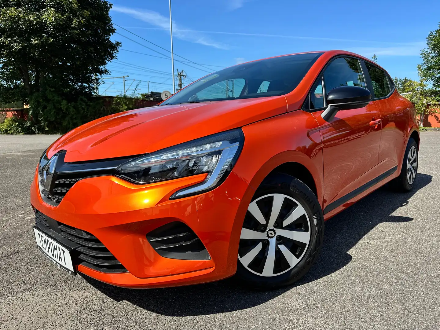 Renault Clio Equilibre Orange - 1