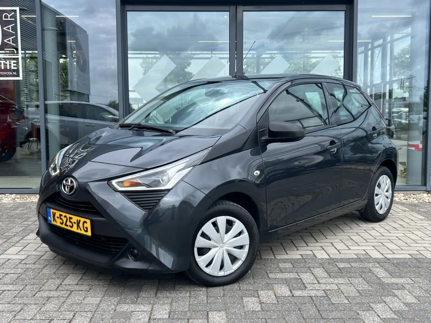 Toyota Aygo 1.0 VVT-i x-fun Gris - 1