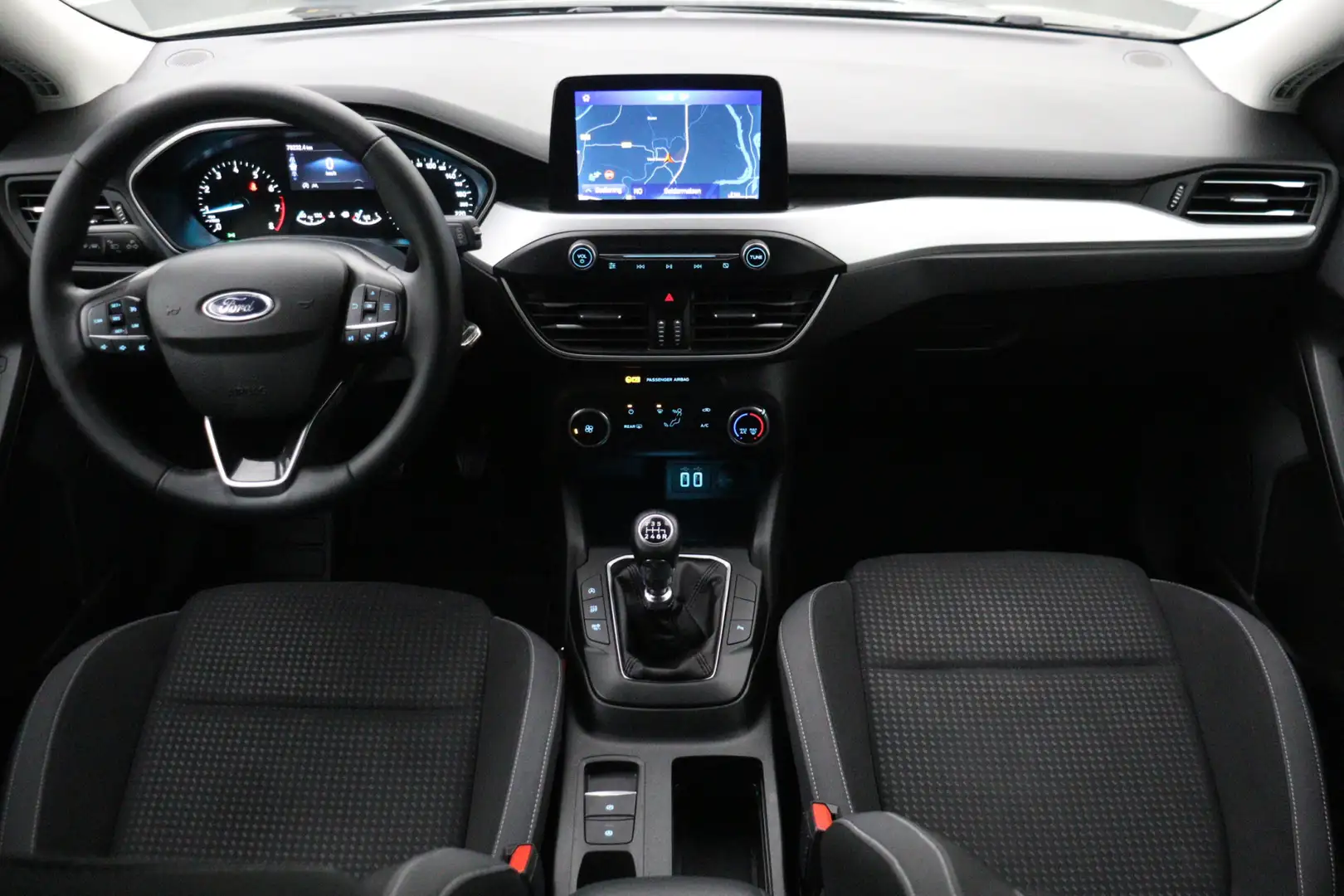 Ford Focus 1.0 EcoBoost Hybrid | Camera | LED | Apple carplay Zwart - 2