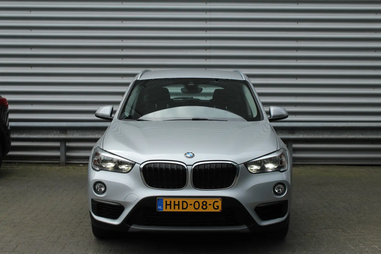 BMW X1 sDrive18i 141pk AUTOMAAT NL-Auto 74.942km Clima Cr Grau - 2