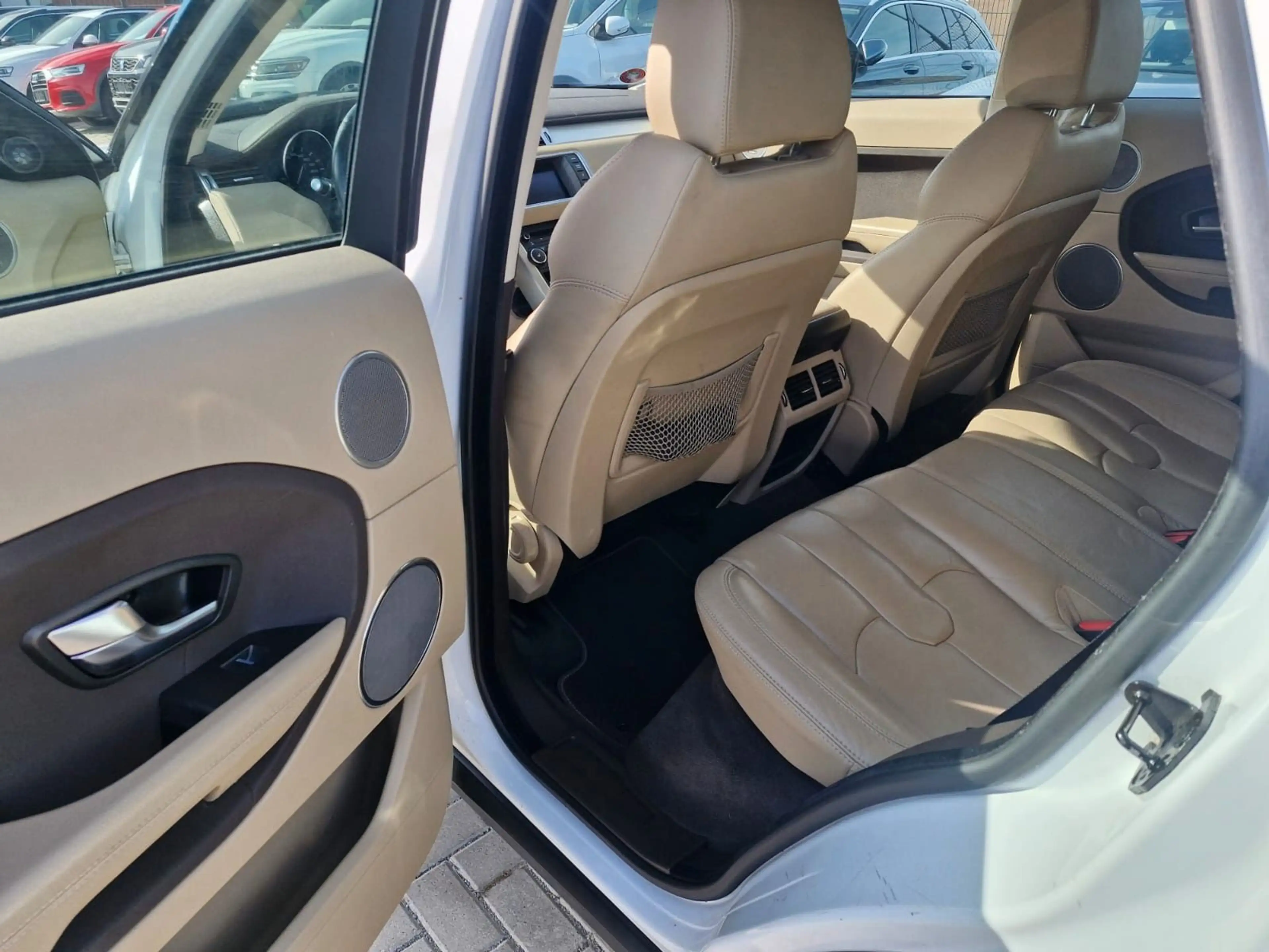 Land Rover Range Rover Evoque Pure — photo 12