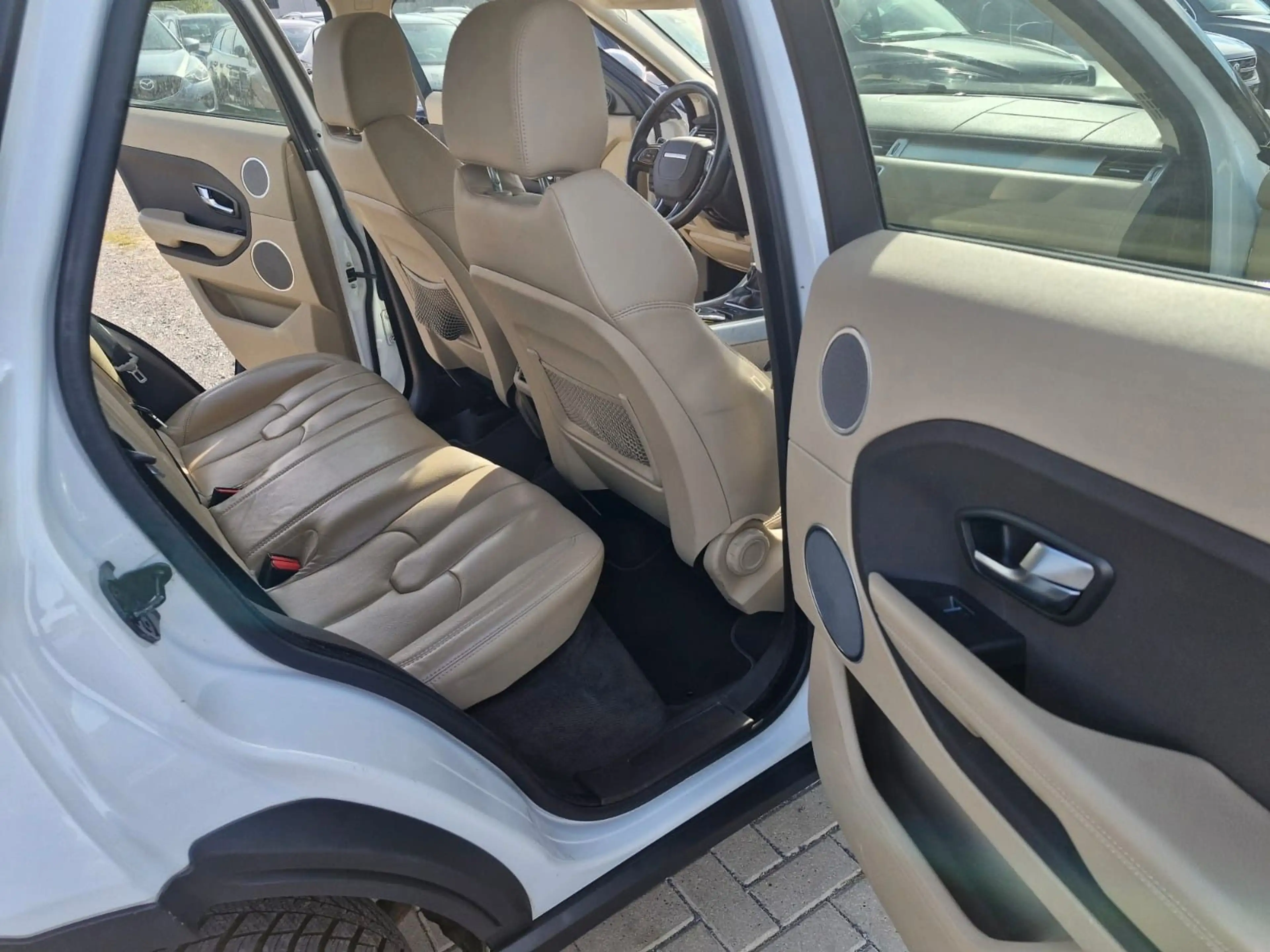 Land Rover Range Rover Evoque Pure — photo 10