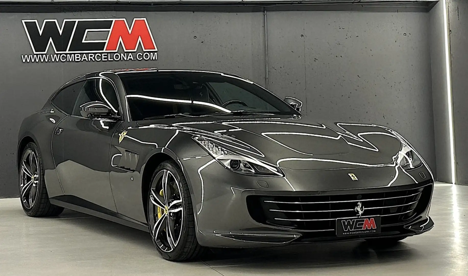 Ferrari GTC4 Lusso T Grau - 1