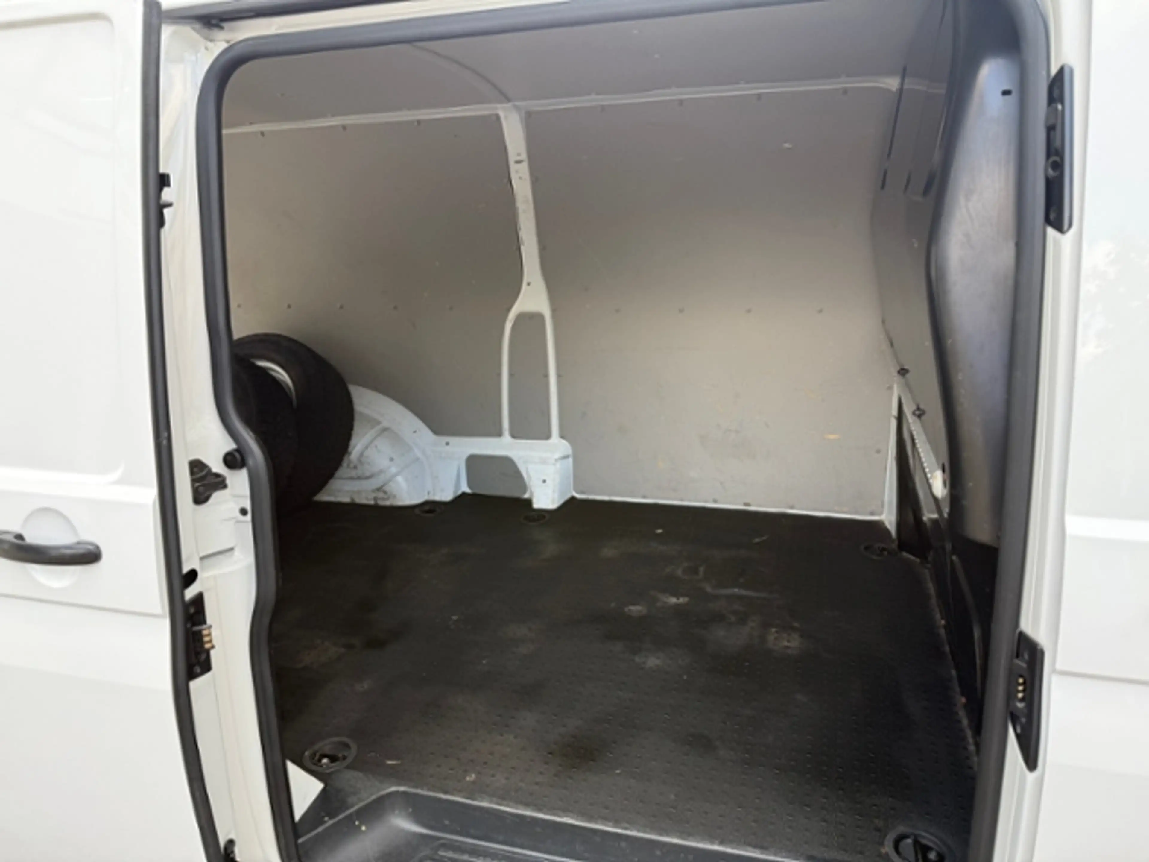 Volkswagen T6.1 Transporter Kasten 2.0 TDI EcoProfi Klima — photo 12