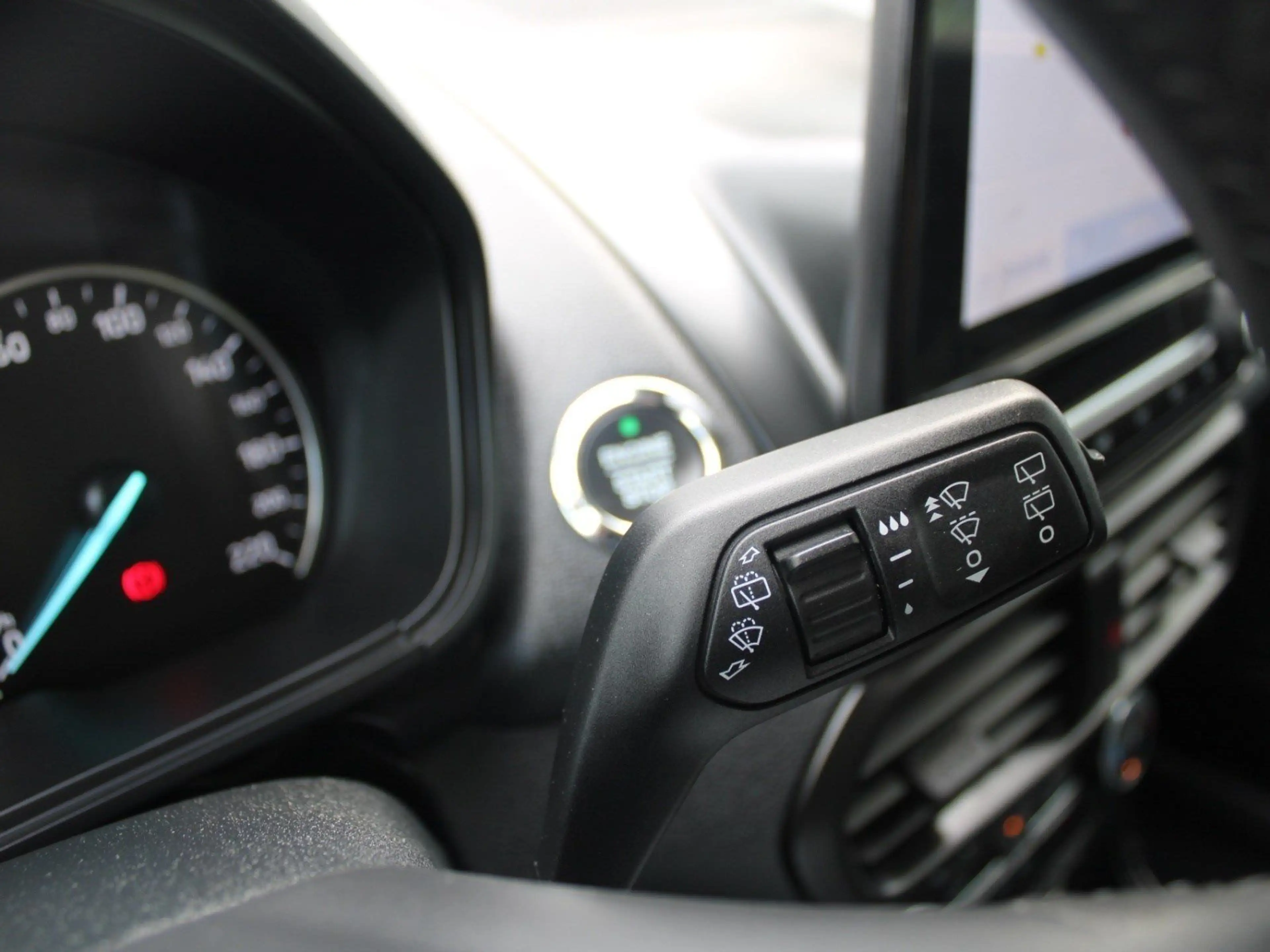 Ford EcoSport Titanium - Winter-Paket - Navi — photo 11