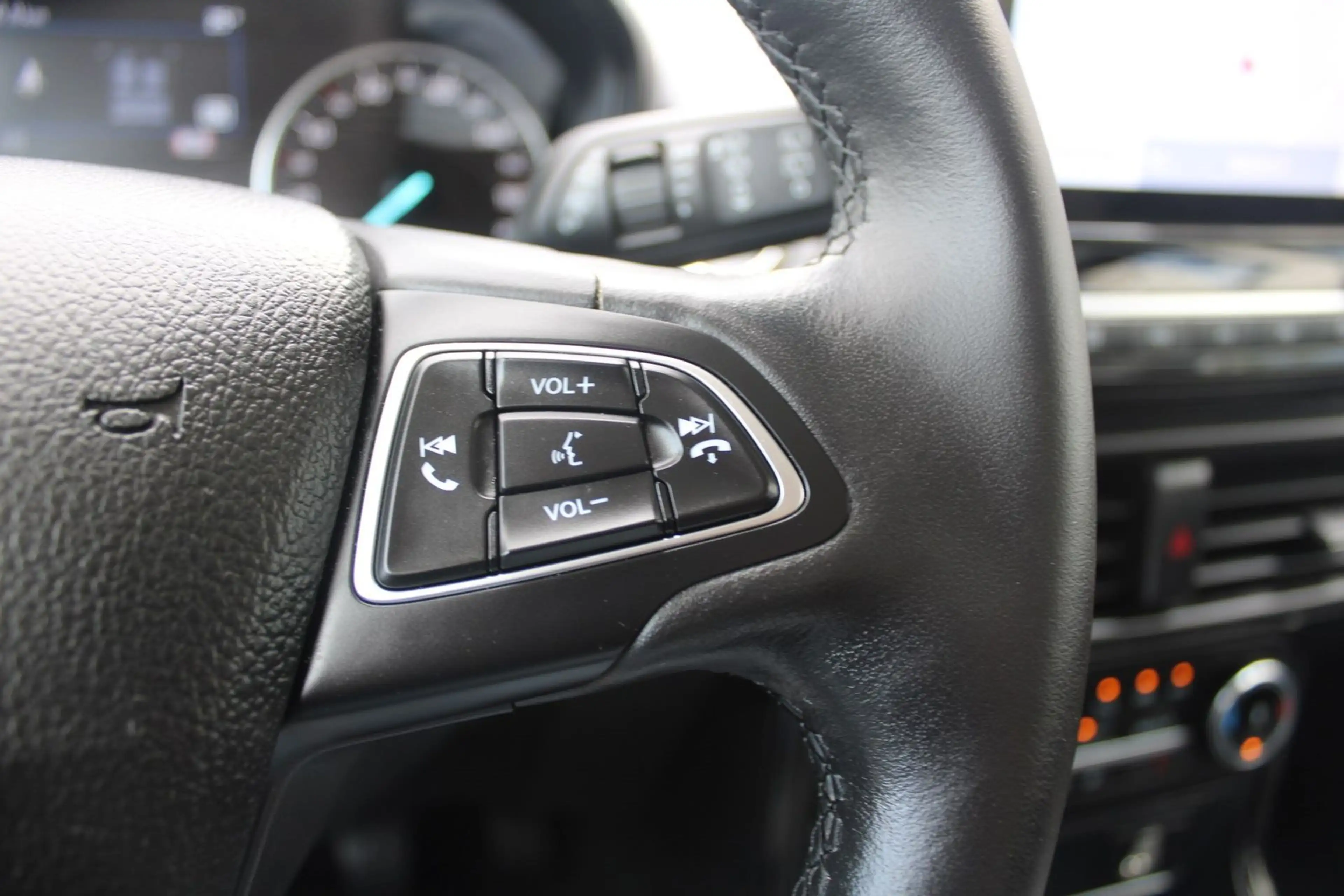 Ford EcoSport Titanium - Winter-Paket - Navi — photo 9