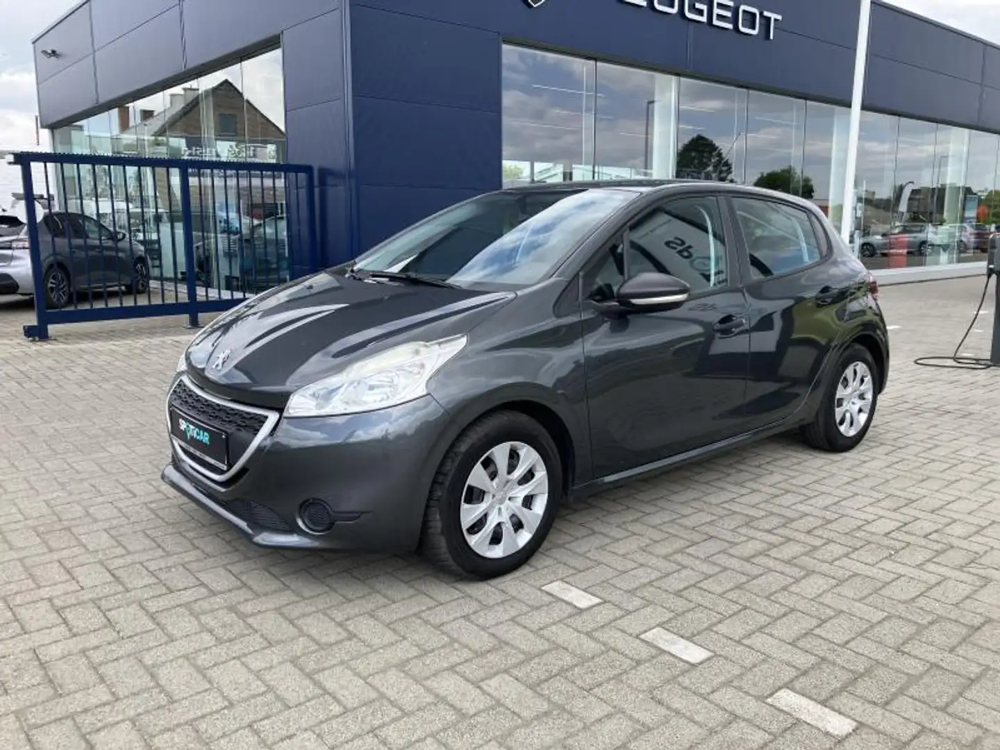 Peugeot 208 I Access Grau - 1