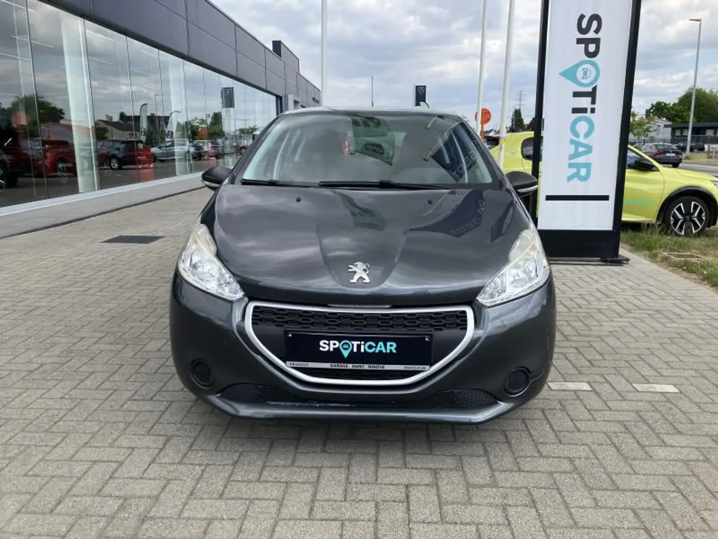 Peugeot 208 I Access Grau - 2