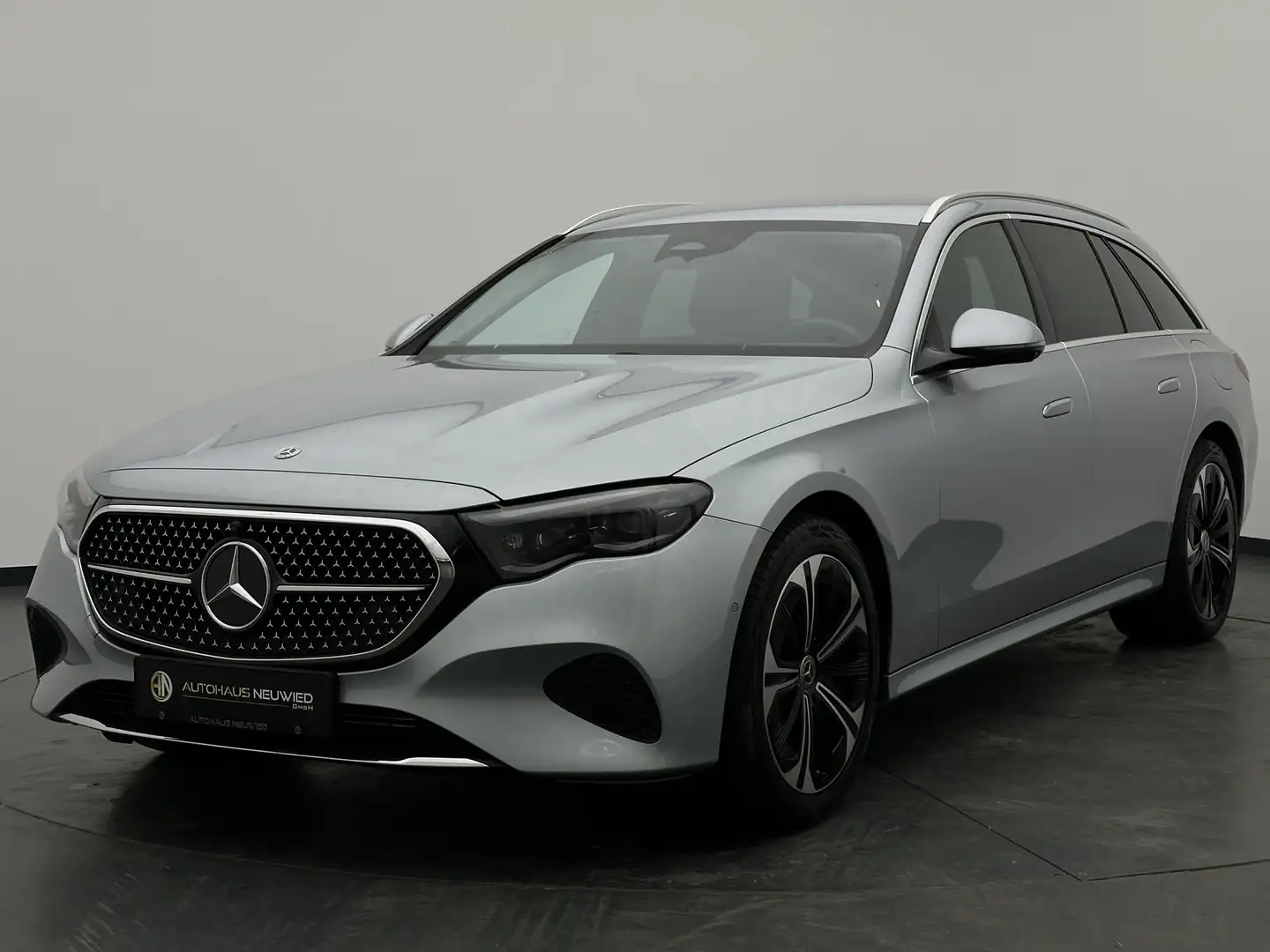 Mercedes-Benz E 300 E 300e T +DIGITAL-LIGHT+360+AHK+LUFT+MEMORY+LED+ Silber - 2