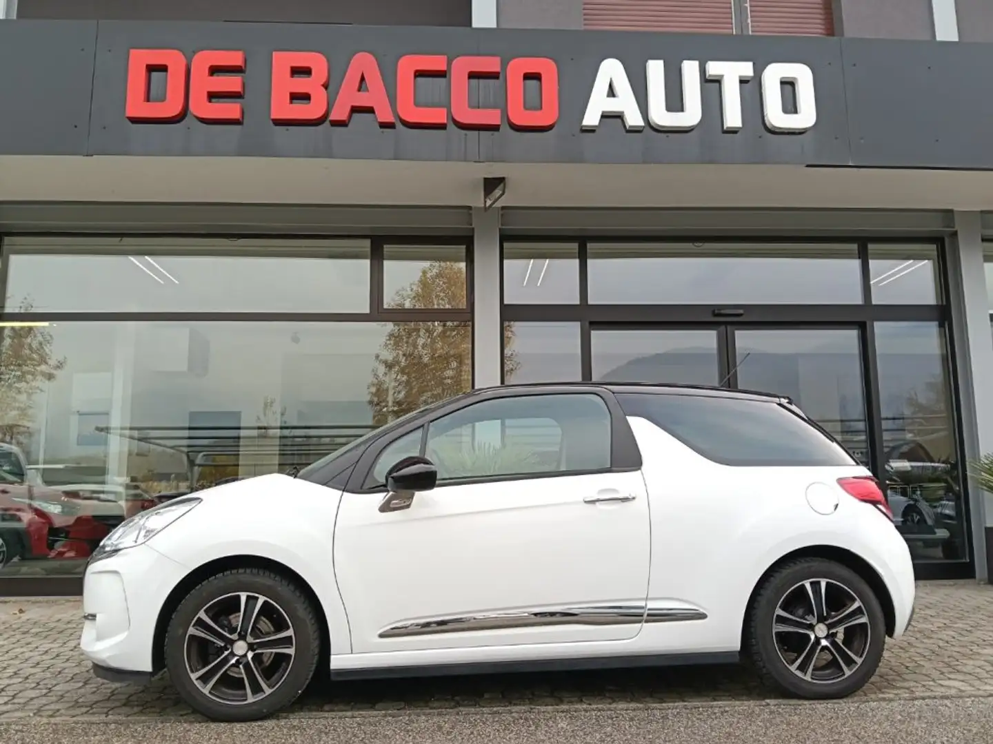 DS Automobiles DS 3 1.2 82 Chic OK NEOPATENTATI Bianco - 2