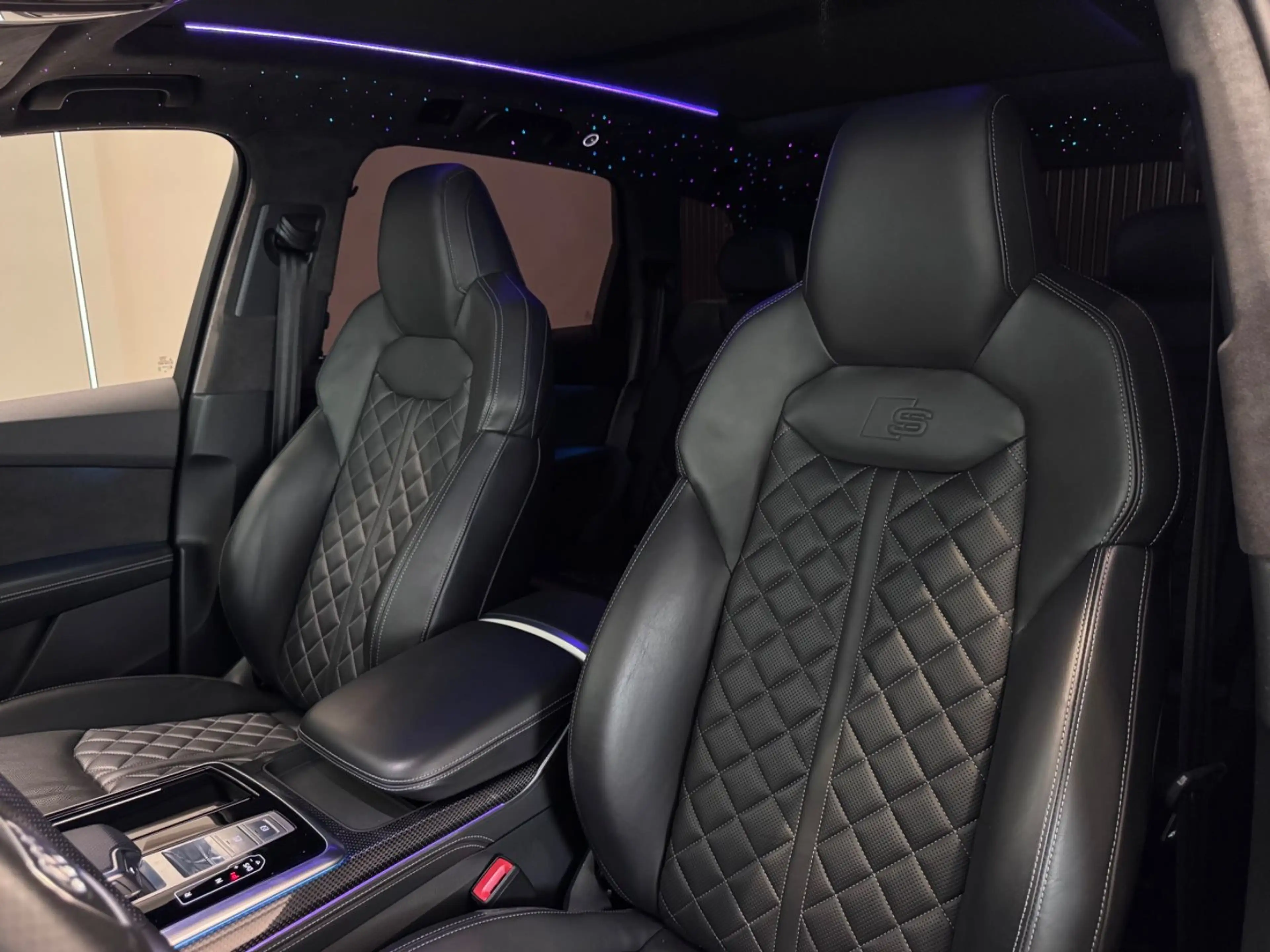 Audi SQ7 4.0 TDI quattro BLACK*STERNENHIMMEL*7SITZER* — photo 13
