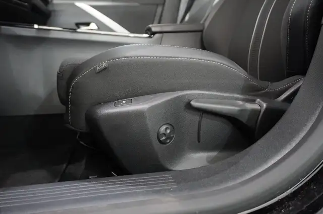 Opel Astra view 14