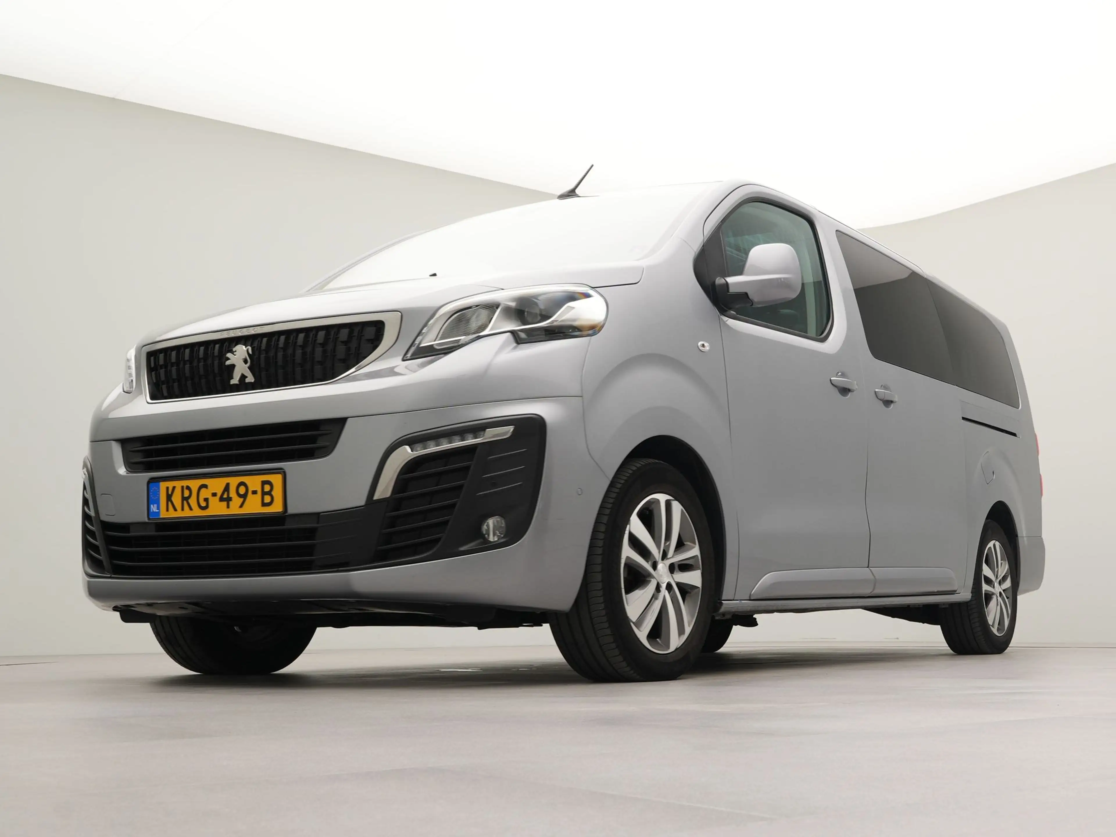 Peugeot Traveller 2.0 BlueHDi 180 Business Long S&S 7 pers | Panoram — photo 10