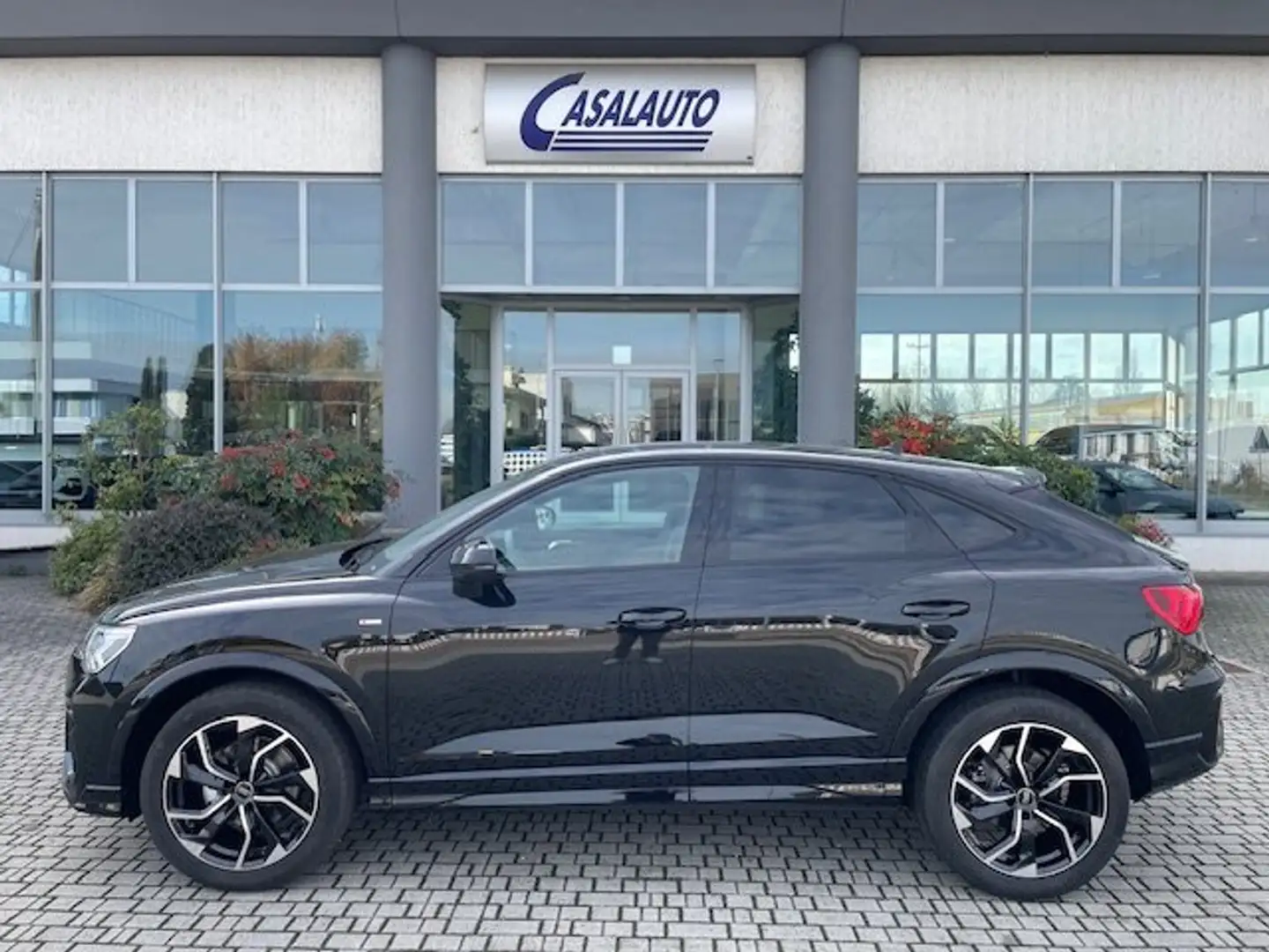 Audi Q3 SPB Sportback 35 TFSI S tronic S Line TETTO/BLACKP Noir - 2