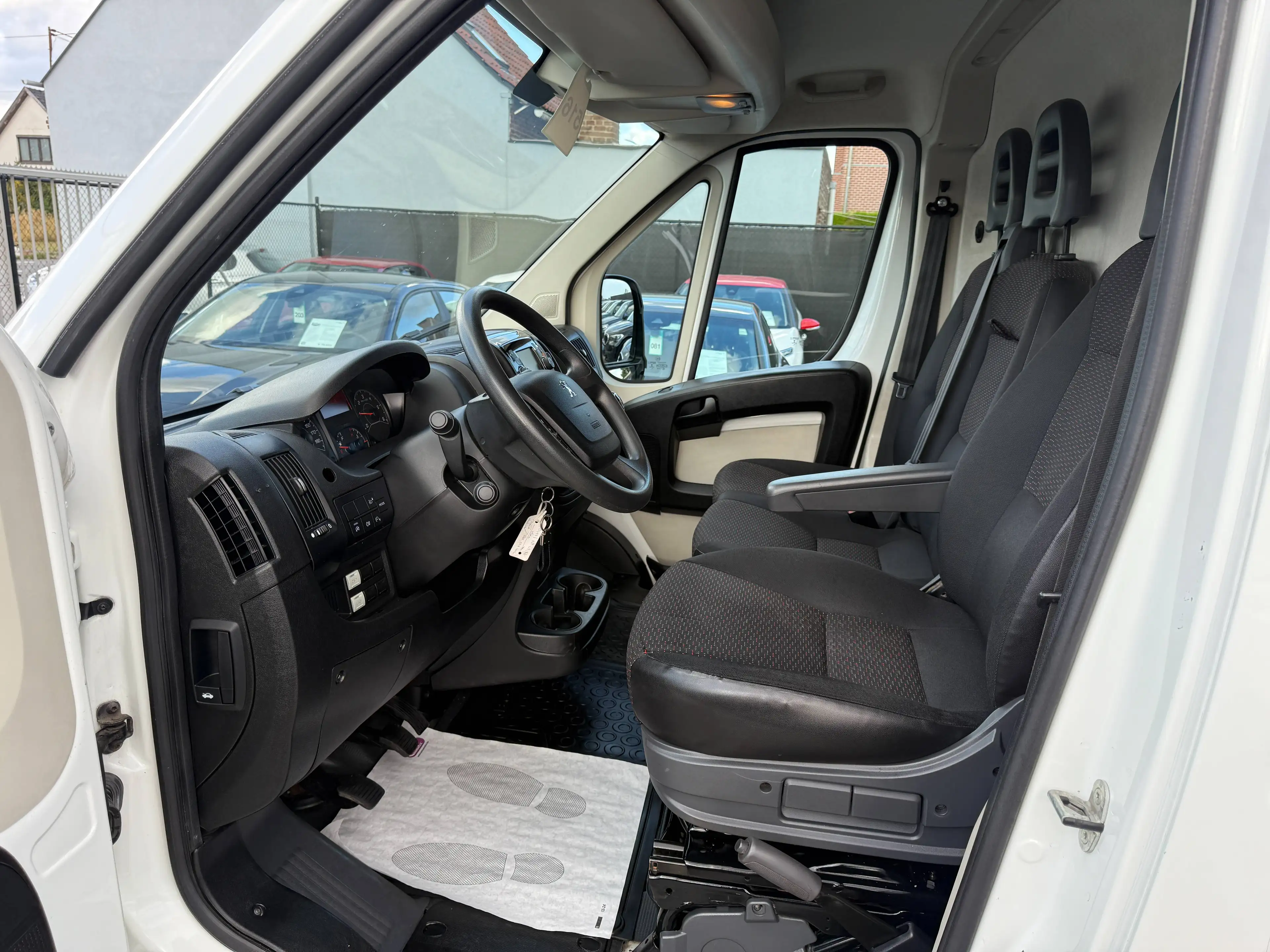 Peugeot Boxer 2.0 BLUEHDI 130PK L2H2 4X4 AANDRIJVING BLUETOOTH AIRCO 3 ZIT — photo 12
