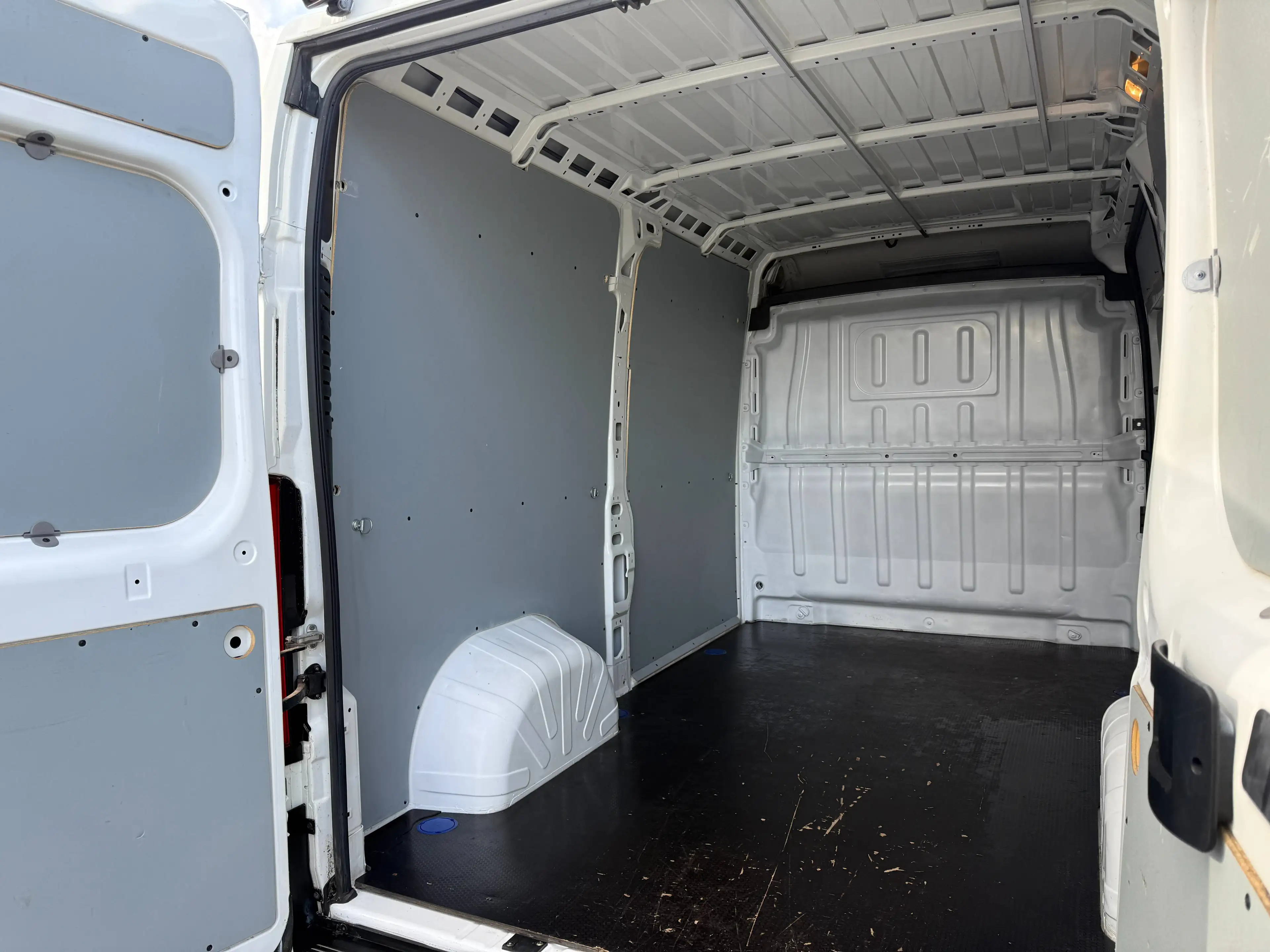 Peugeot Boxer 2.0 BLUEHDI 130PK L2H2 4X4 AANDRIJVING BLUETOOTH AIRCO 3 ZIT — photo 15
