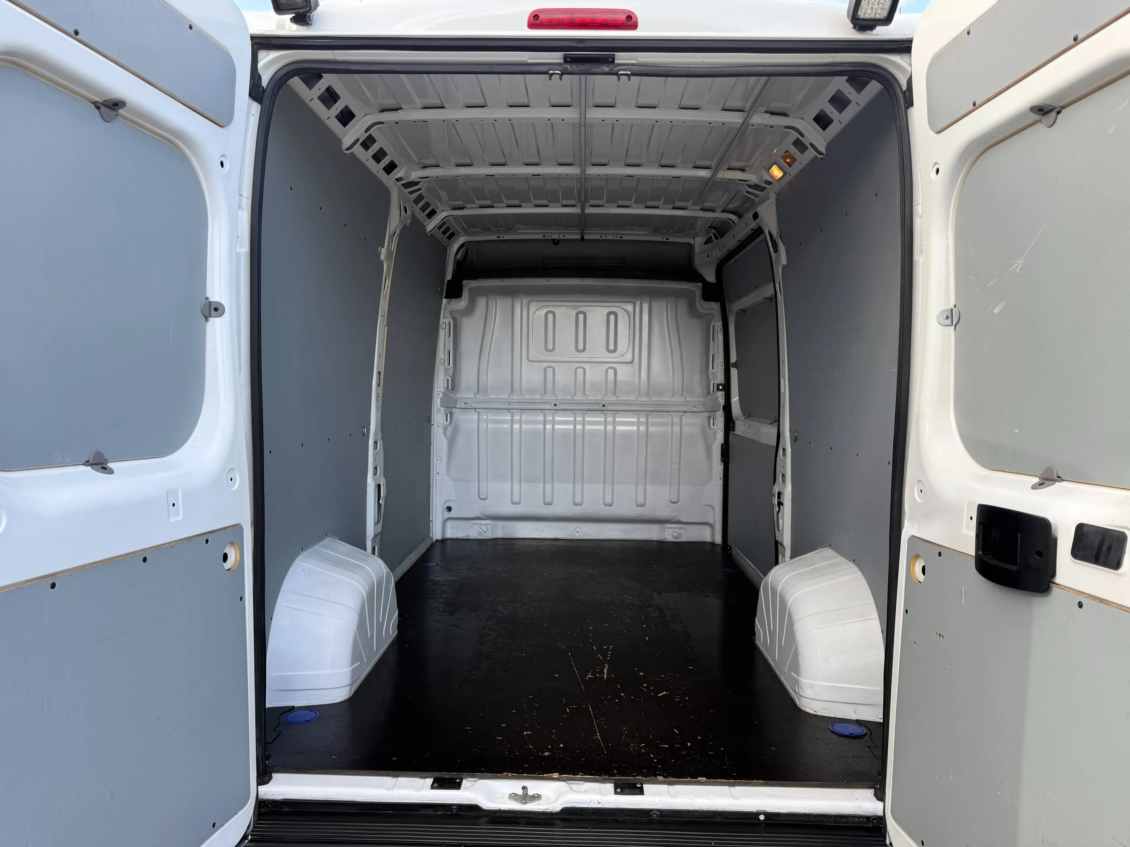 Peugeot Boxer 2.0 BLUEHDI 130PK L2H2 4X4 AANDRIJVING BLUETOOTH AIRCO 3 ZIT — photo 14