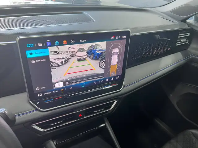 Volkswagen Tiguan view 12