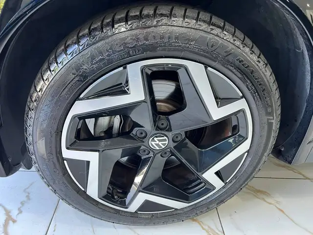 Volkswagen Tiguan view 8