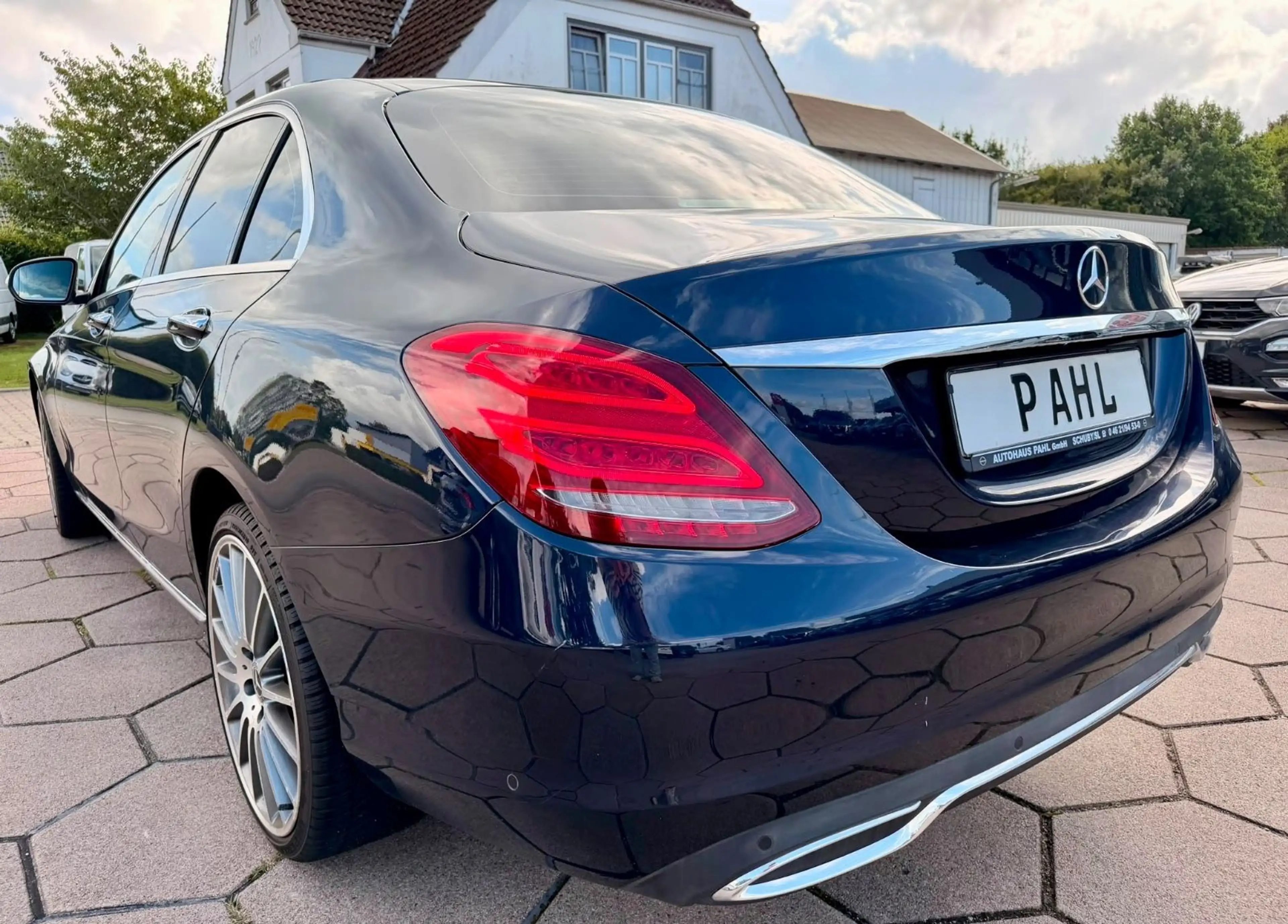 Mercedes-Benz C 180 Lim. Aut. AMG-Line NAVI LED — photo 8
