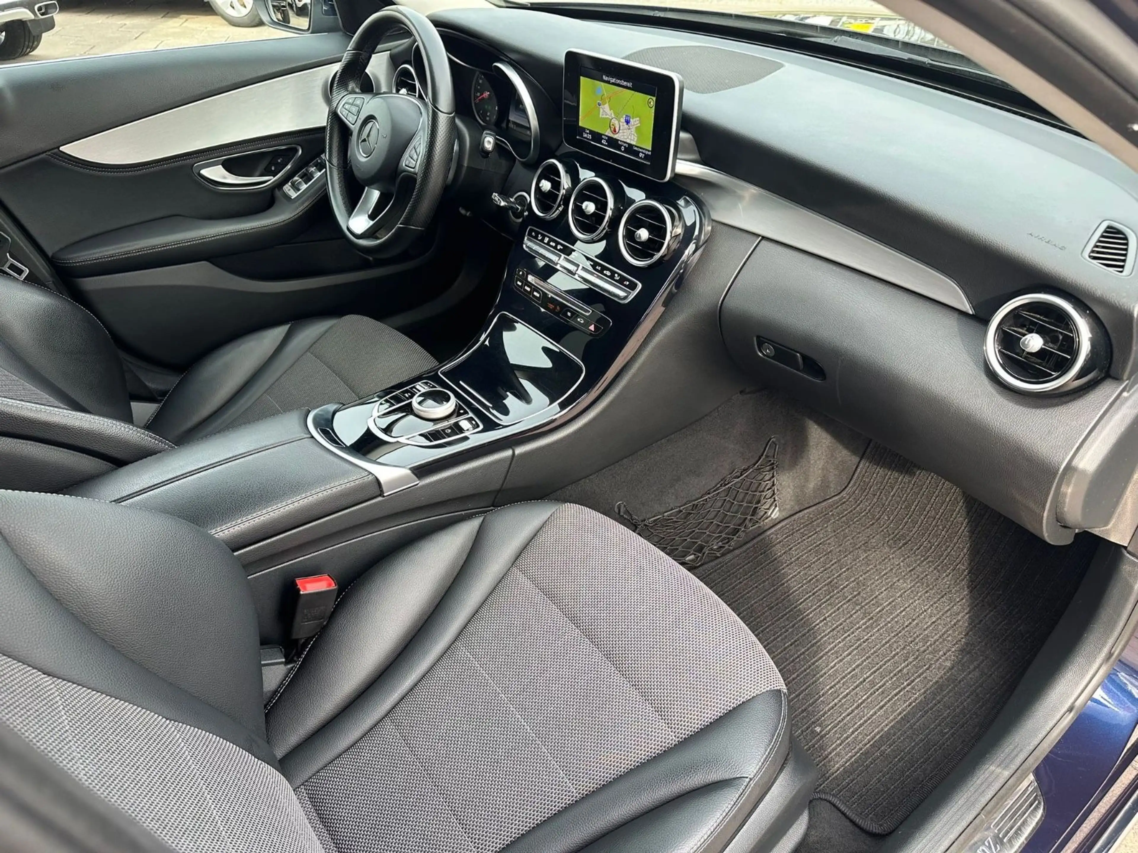 Mercedes-Benz C 180 Lim. Aut. AMG-Line NAVI LED — photo 13