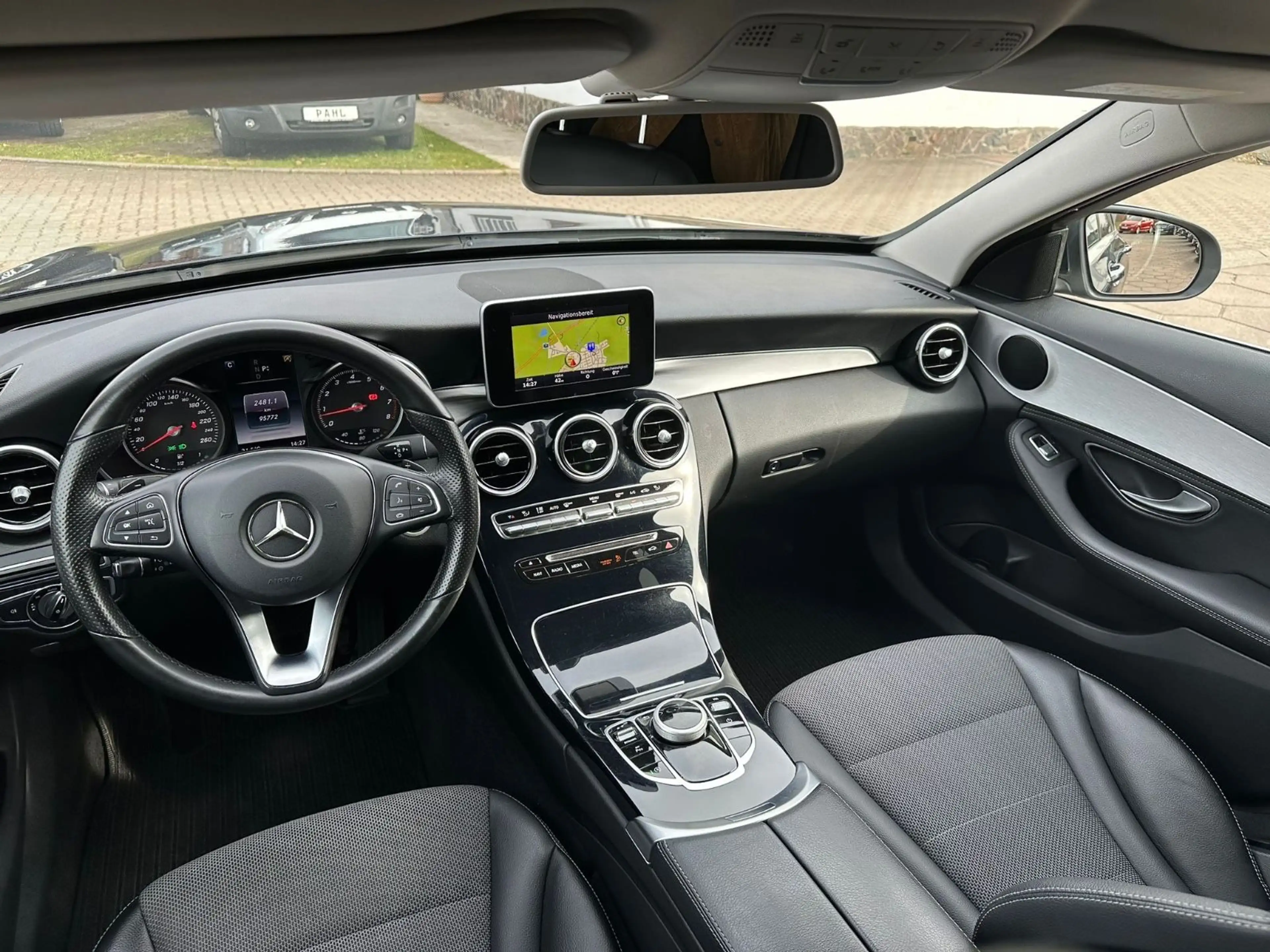 Mercedes-Benz C 180 Lim. Aut. AMG-Line NAVI LED — photo 15