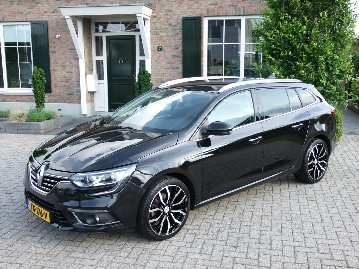 Renault Megane Estate 1.3 TCe Bose , Pdc+camera , Keyless go , Ma Zwart - 1