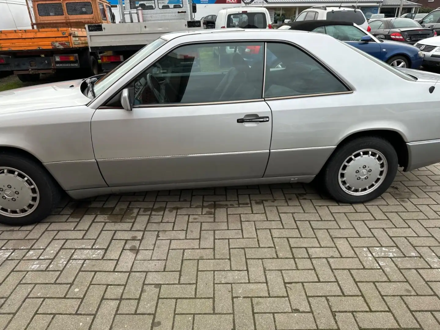 Mercedes-Benz CE 230 OLDTIMER Stříbrná - 2